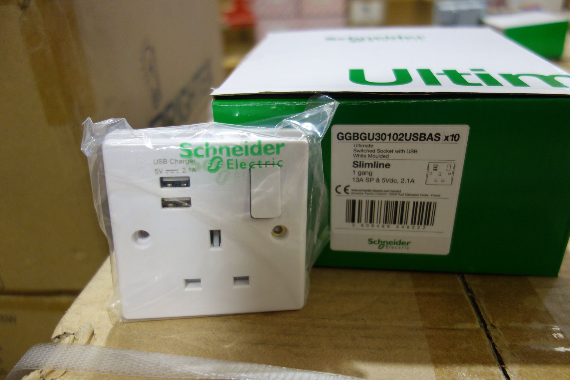 50x Schneider GGBGU30102USBAS 1 GANG 13AMP Switched Sockets With 2x USB Ports. White Moulded