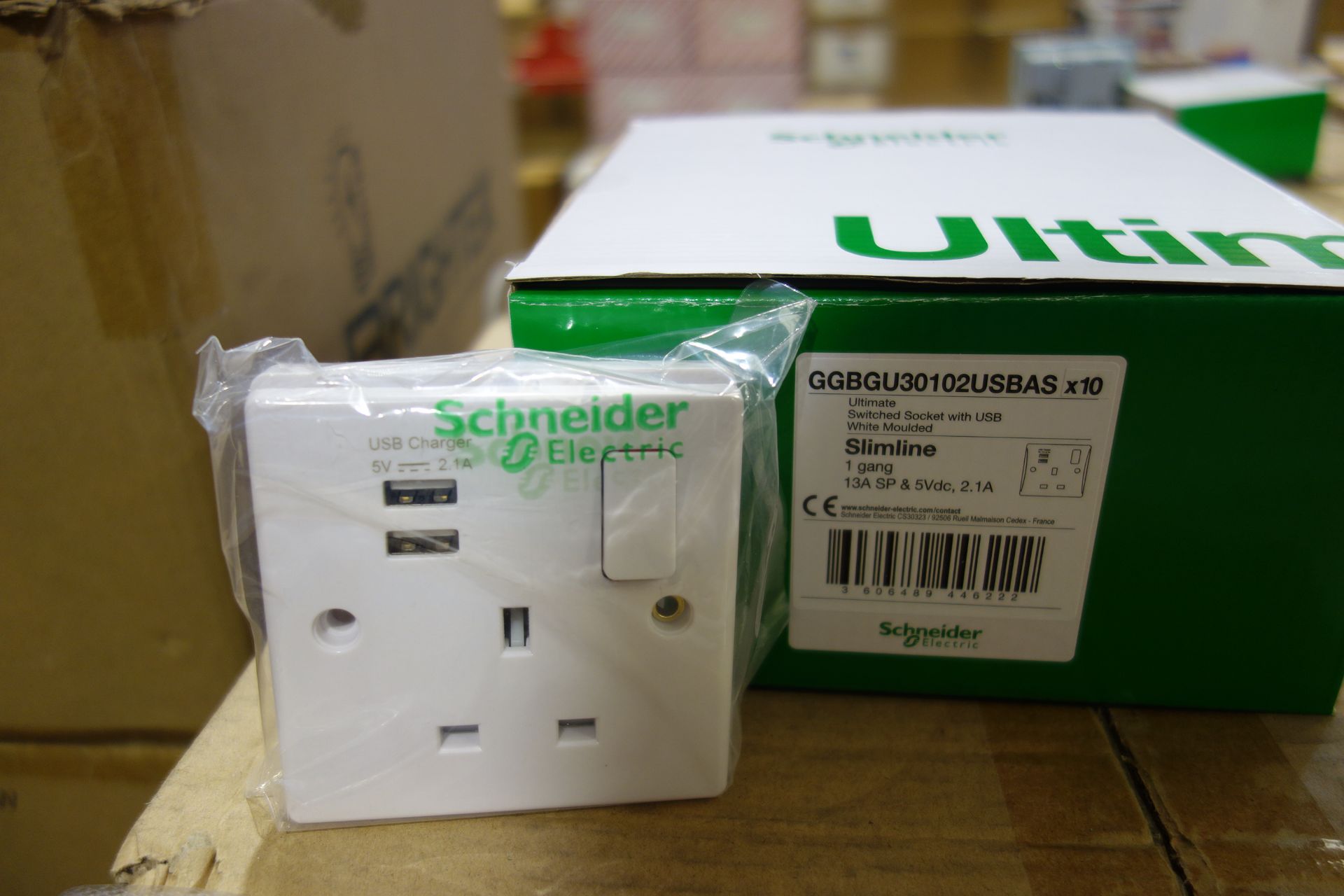 50x Schneider GGBGU30102USBAS 1 GANG 13AMP Switched Sockets With 2x USB Ports. White Moulded