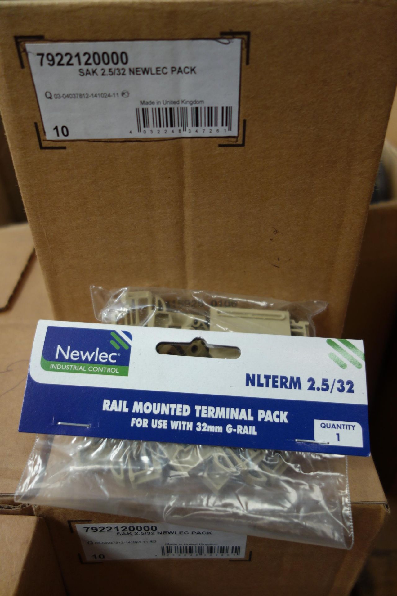 80 X PACKS OF NEWLEC NLTERM 2-5/32 RAIL MOUNTED TERMINAL PACKS For Use With 32mm G-Rail