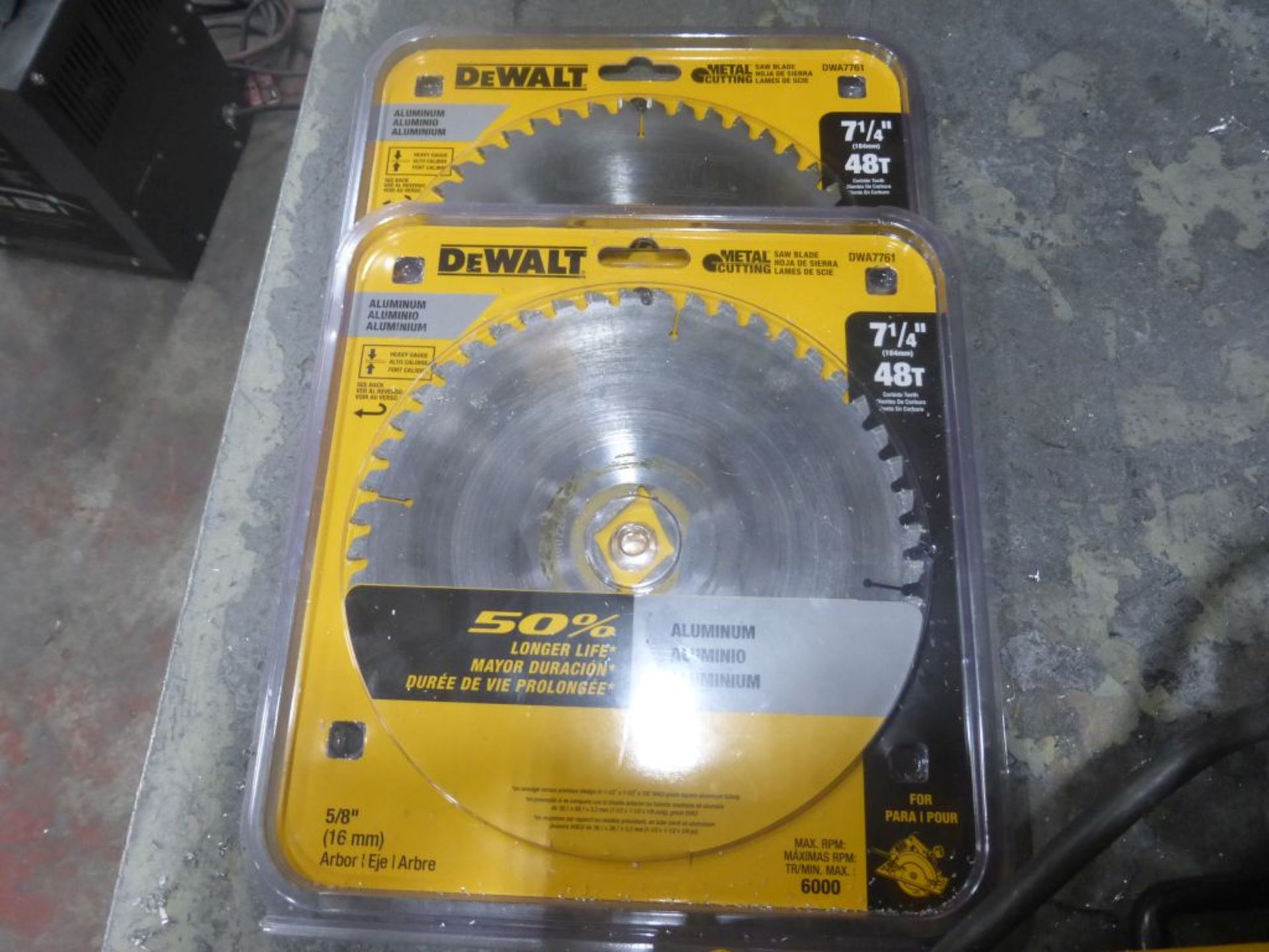 DeWalt 7-1/4 Wormdrive Circular Saw | Cat No. DWS535; 120V; Includes: (2) 5/8" Saw Blades; Tag: - Image 4 of 4