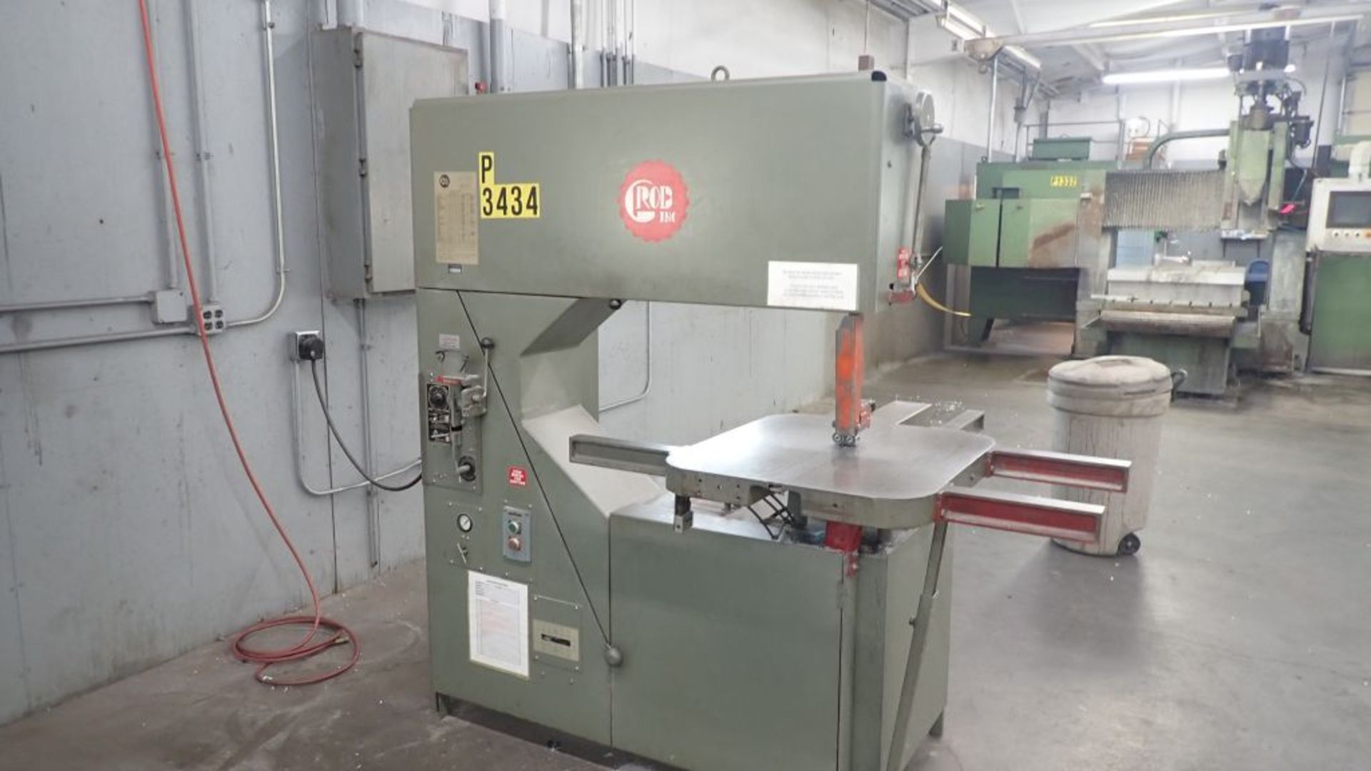 Grub 4V-36 36" Vertical Bandsaw | Blade Welder; Roller Guides; Tag: 227073 - Image 2 of 7