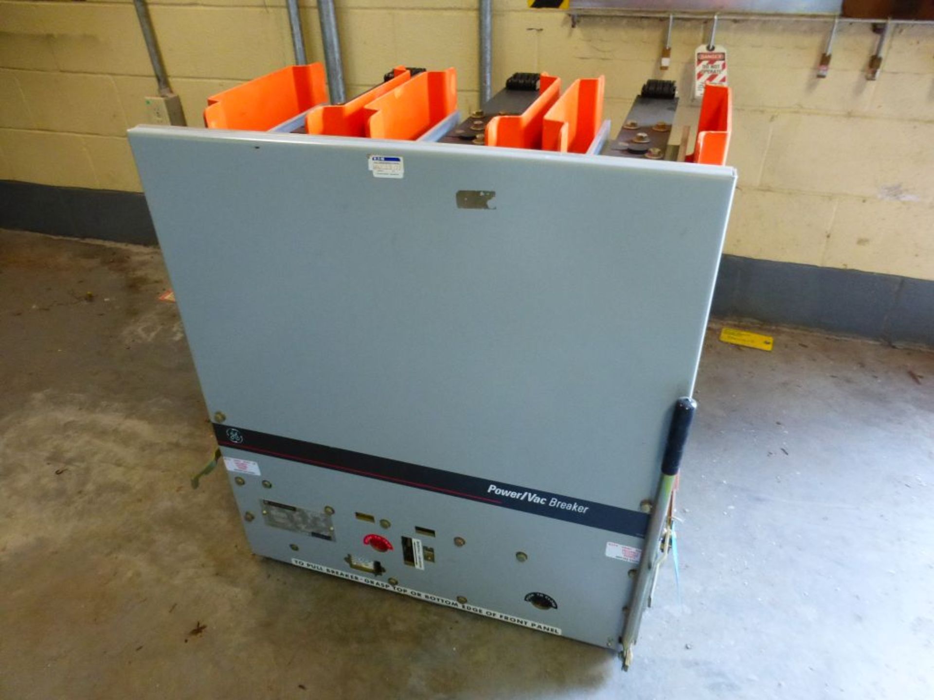 GE Powervac Switchgear - Removed from Service January 2022 | Includes: 1200A Vac Breaker, Type: - Image 2 of 8