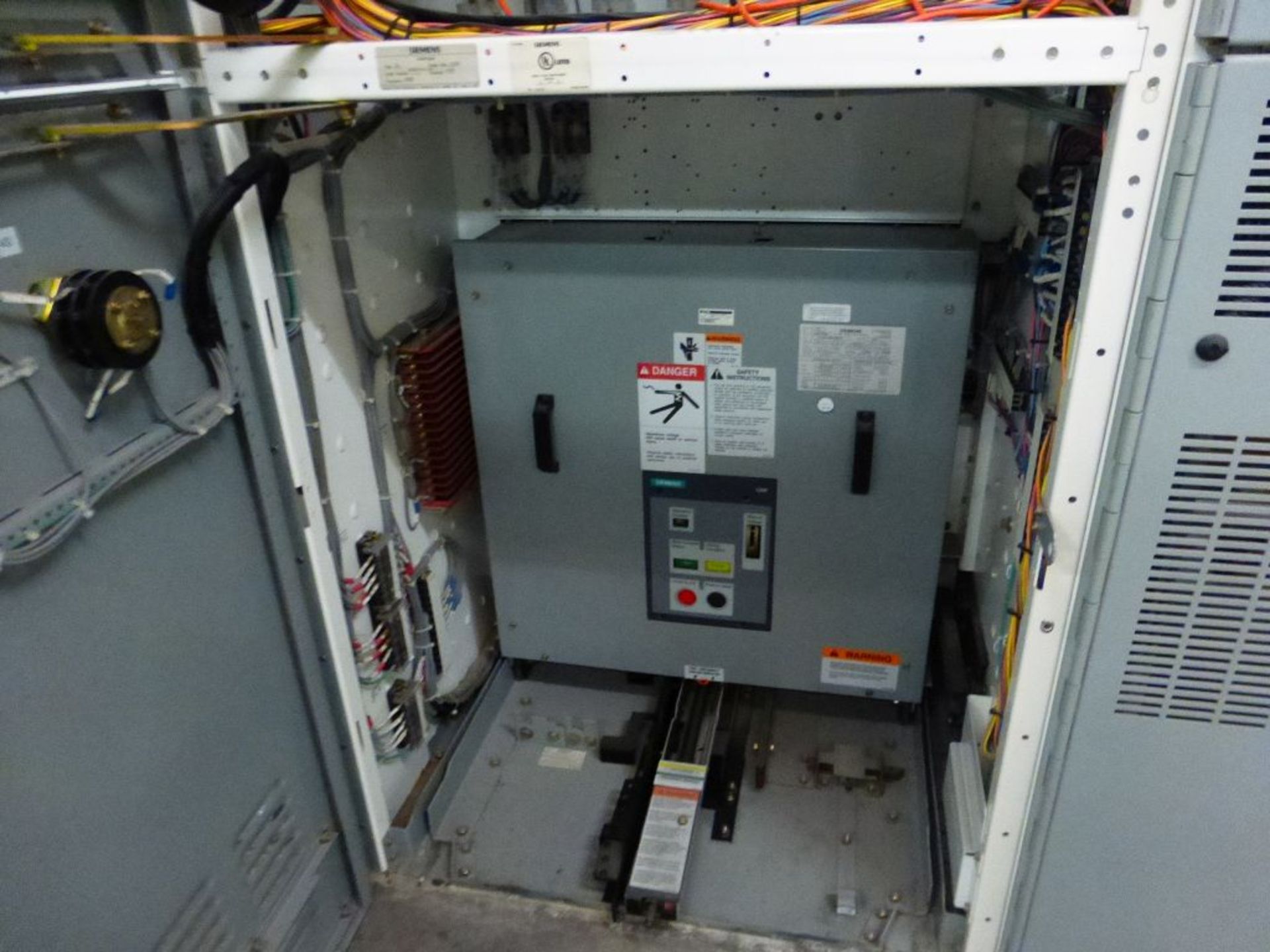 Siemens Switchgear - Removed from Service January 2022 | 6-Verticals; Includes: (9) AC High - Image 17 of 30