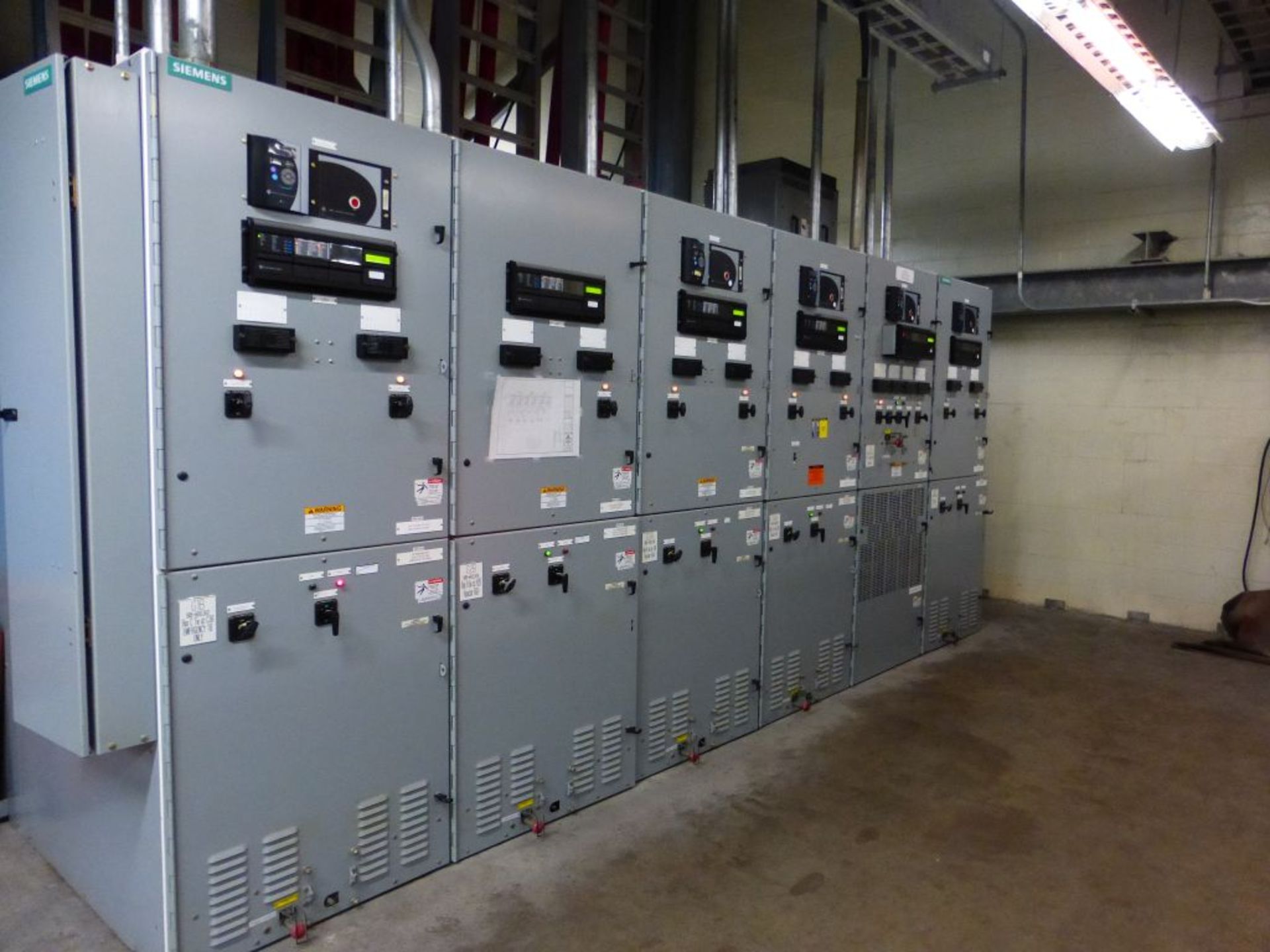 Siemens Switchgear - Removed from Service January 2022 | 6-Verticals; Includes: (9) AC High - Image 2 of 30