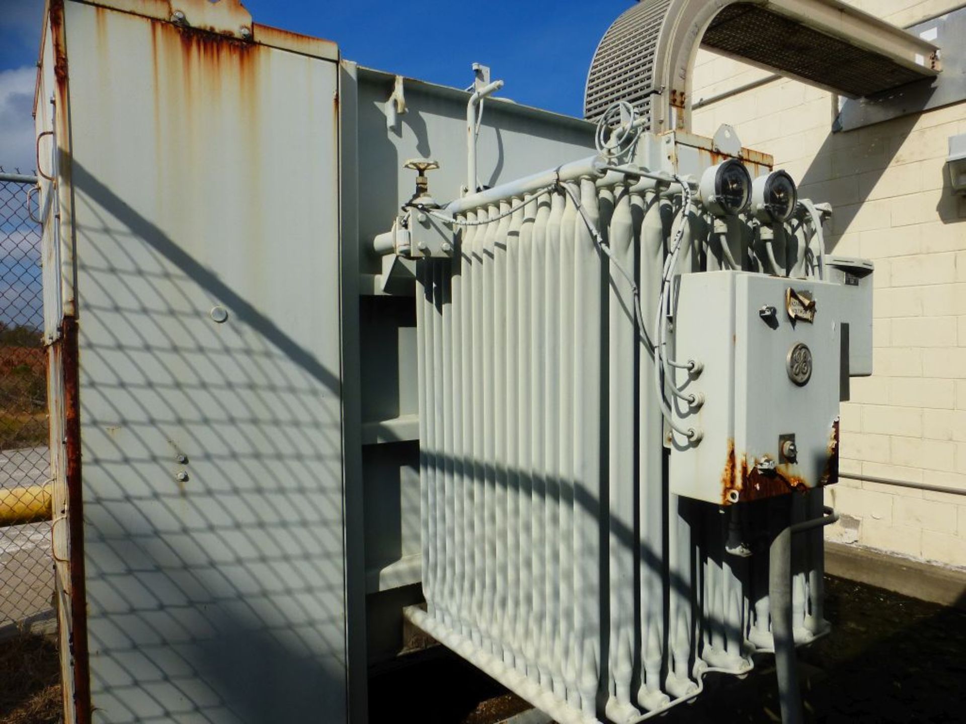 GE Transformer - Removed from Service January 2022 | 2000 KVA; 13800-480Y/277V; Tag: 230470 | Lot - Image 2 of 10