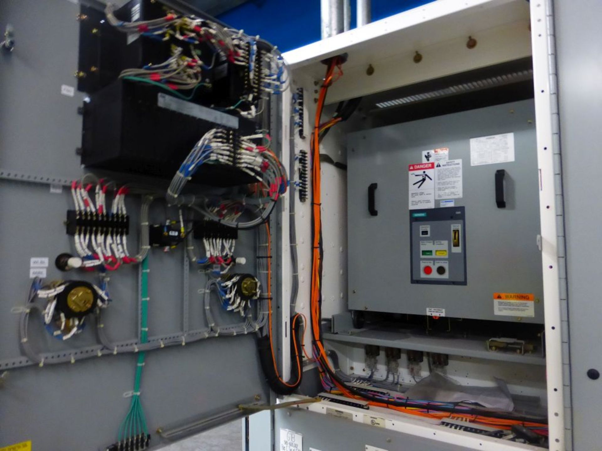 Siemens Switchgear - Removed from Service January 2022 | 6-Verticals; Includes: (9) AC High - Image 4 of 30
