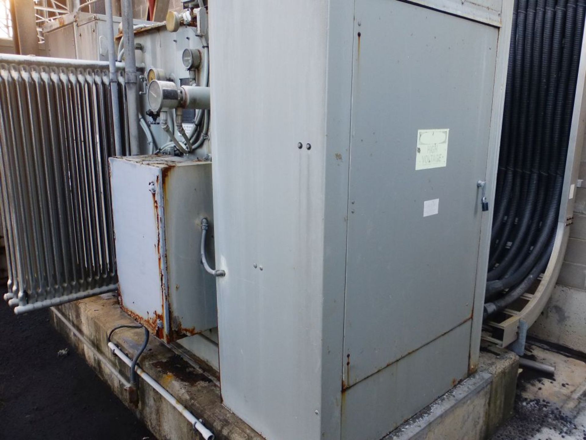 2006 Siemens Transformer w/Siemens Switch - Removed from Service January 2022 | Transformer: 2500/ - Image 3 of 11