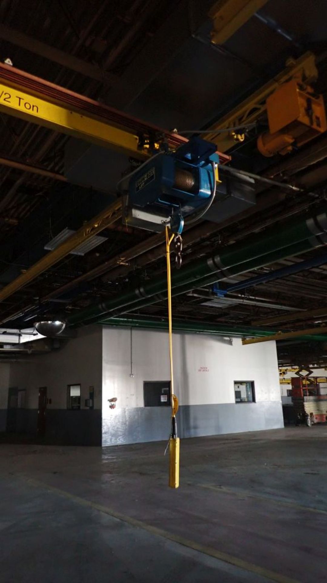 Lot of (8) P&H Overhead Cranes | (2) 1/2 Ton Load Capacity, Load Bar Span: 30', Includes: Trolly and - Image 28 of 30