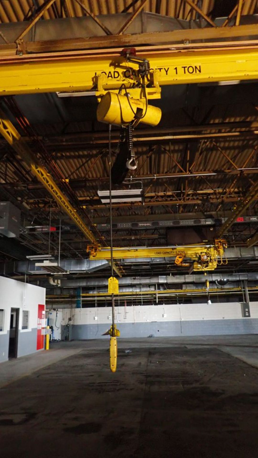 Lot of (8) P&H Overhead Cranes | (2) 1/2 Ton Load Capacity, Load Bar Span: 30', Includes: Trolly and - Image 21 of 30