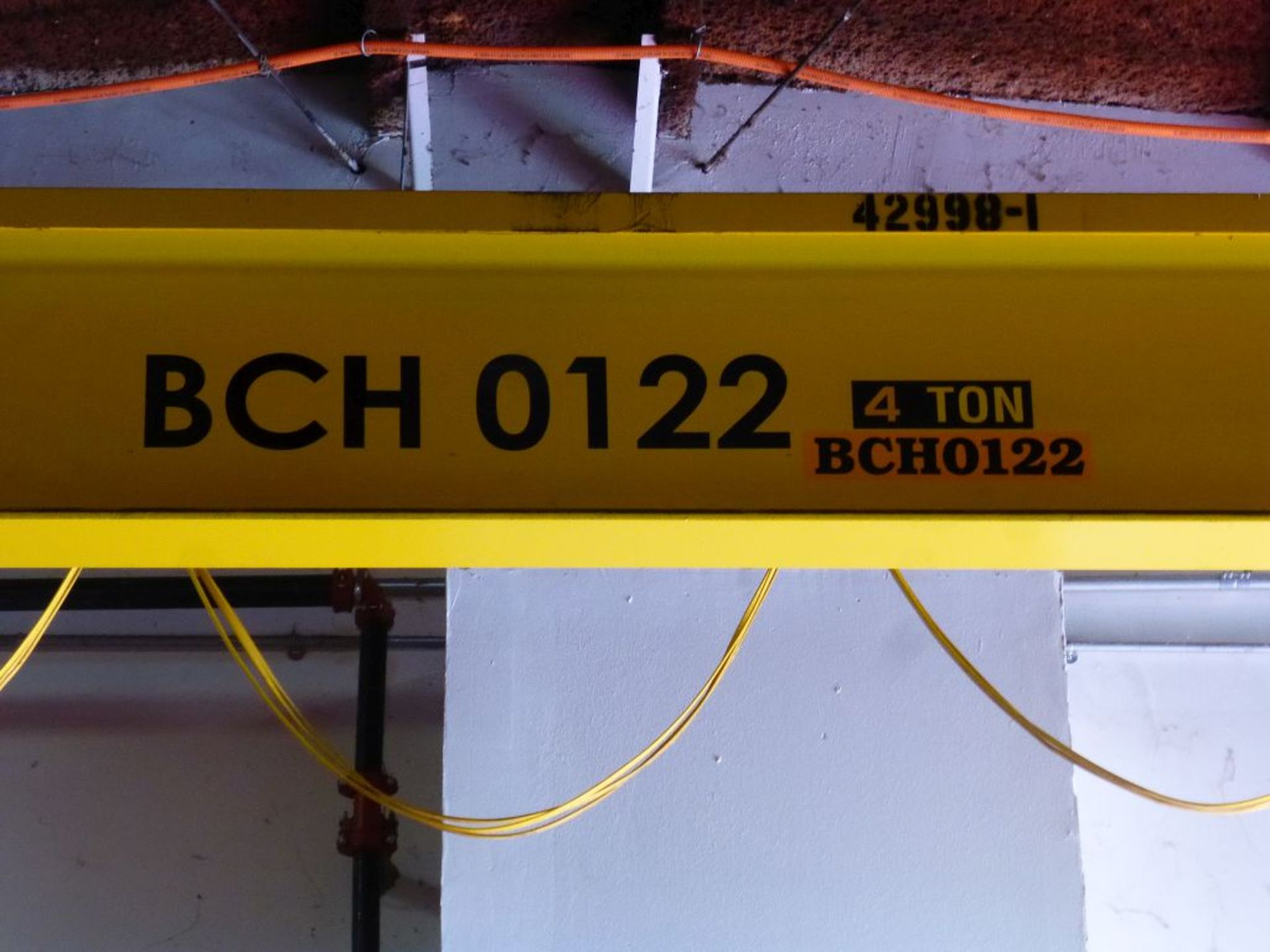 Abacus Equipment Inc 4 Ton Crane w/Wireless Controller | Serial No. BCH0122; Load Bar Span: 52'; - Image 4 of 7