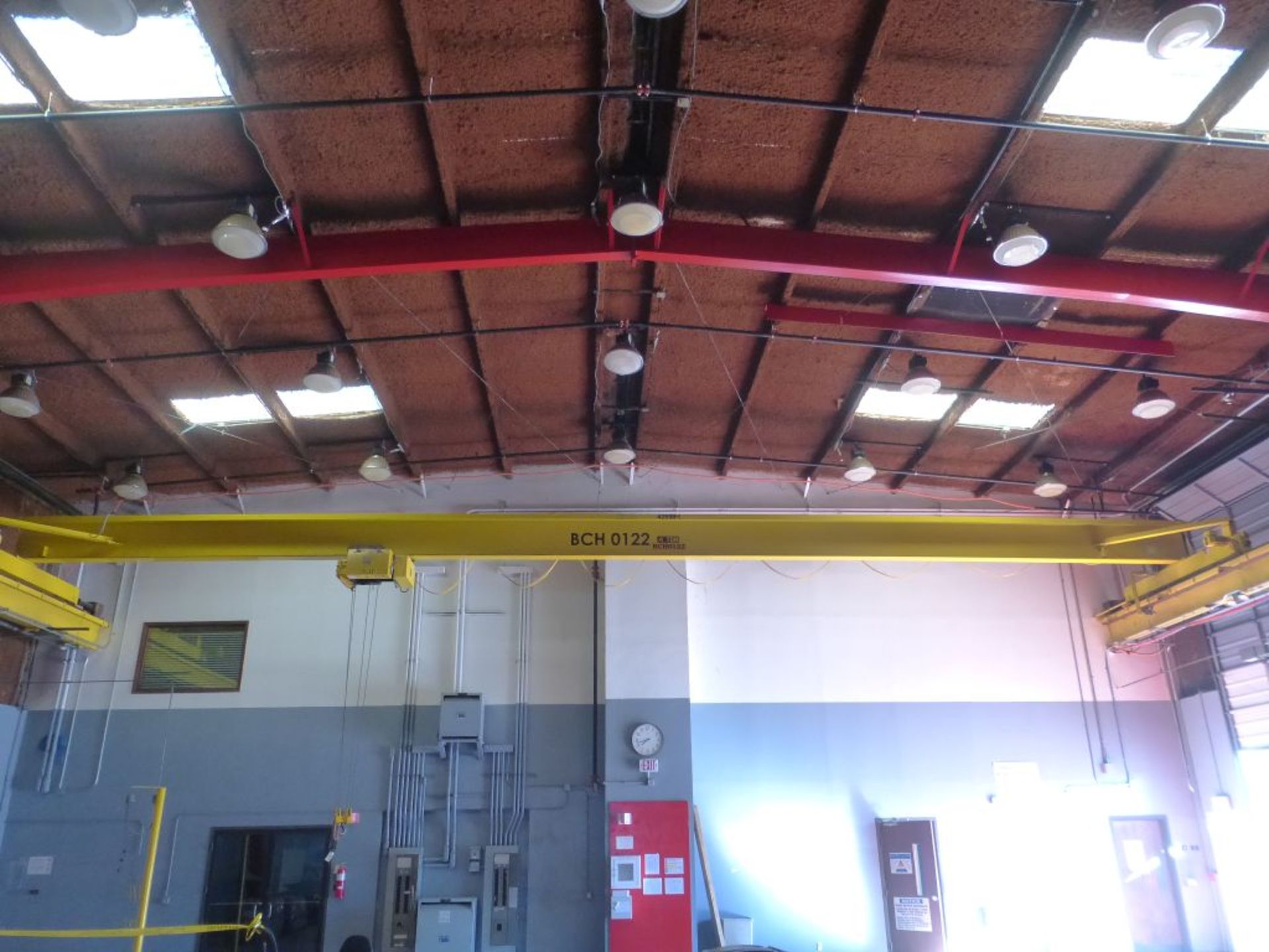 Abacus Equipment Inc 4 Ton Crane w/Wireless Controller | Serial No. BCH0122; Load Bar Span: 52'; - Image 2 of 7