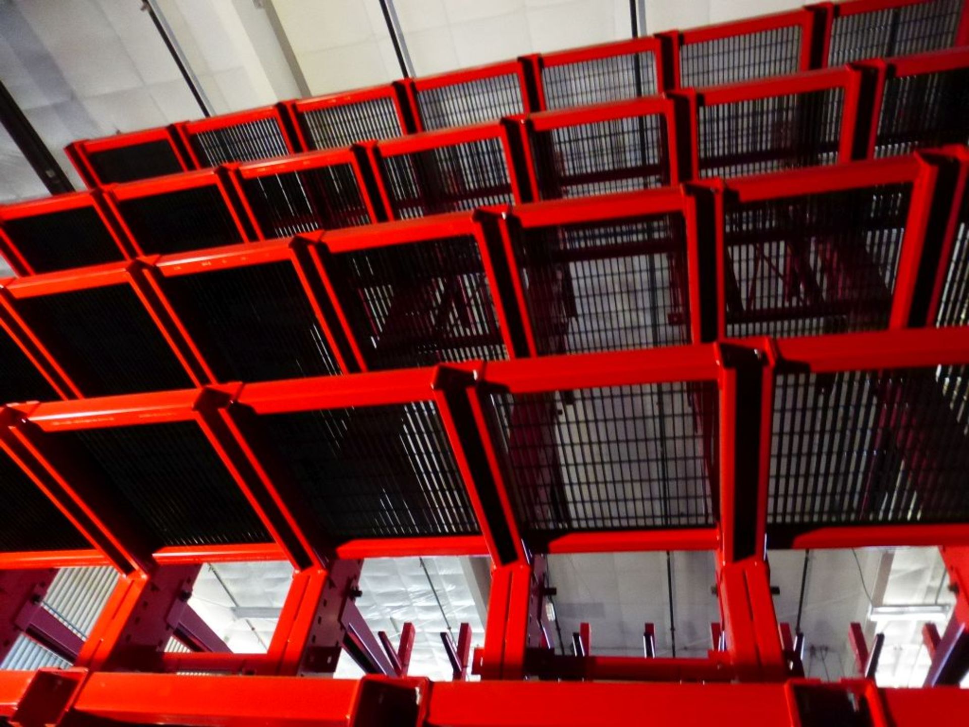 Unarco Cantilever Racking 5,000 Arm Load Limit | 23' Tall X 87" Base; 39-Uprights; Right Side: (234) - Image 5 of 10