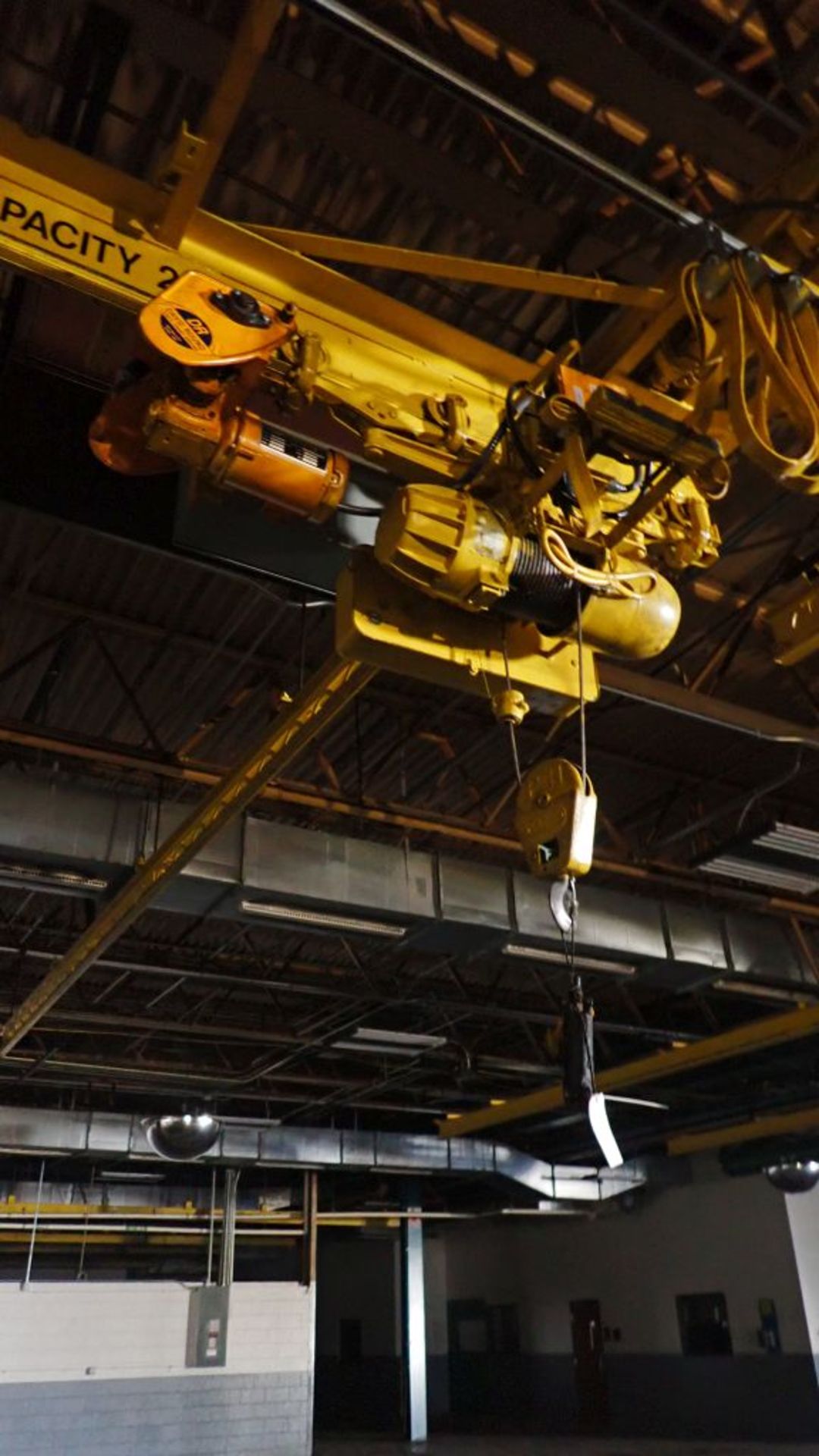 Lot of (8) P&H Overhead Cranes | (2) 1/2 Ton Load Capacity, Load Bar Span: 30', Includes: Trolly and - Image 24 of 30