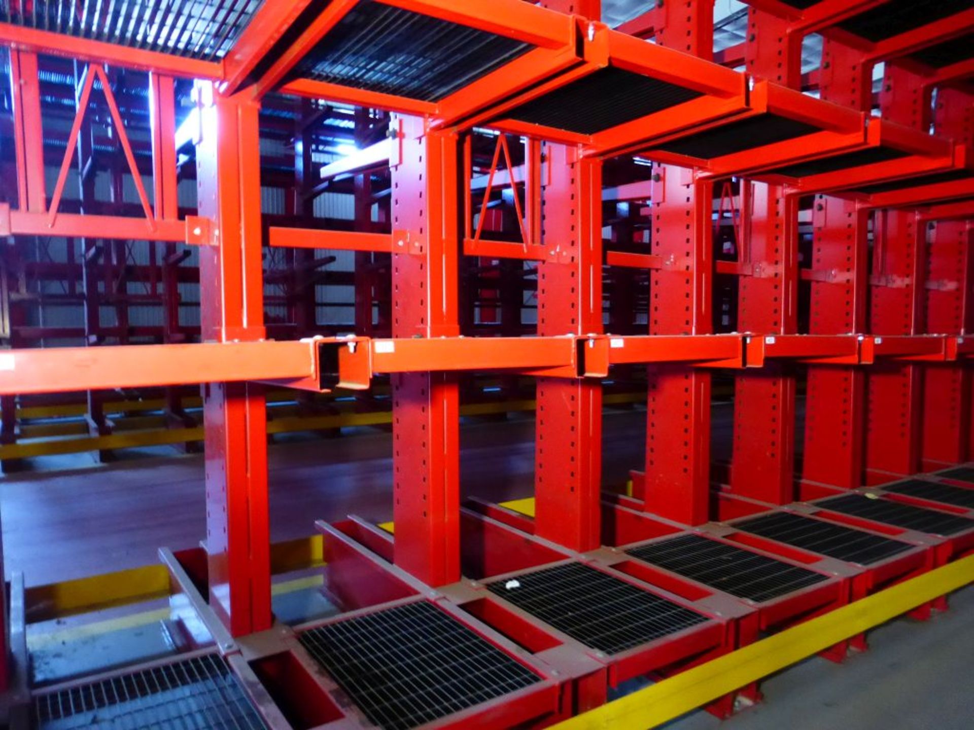 Unarco Cantilever Racking 5,000 Arm Load Limit | 23' Tall X 87" Base; 39-Uprights; Right Side: (234) - Image 3 of 10