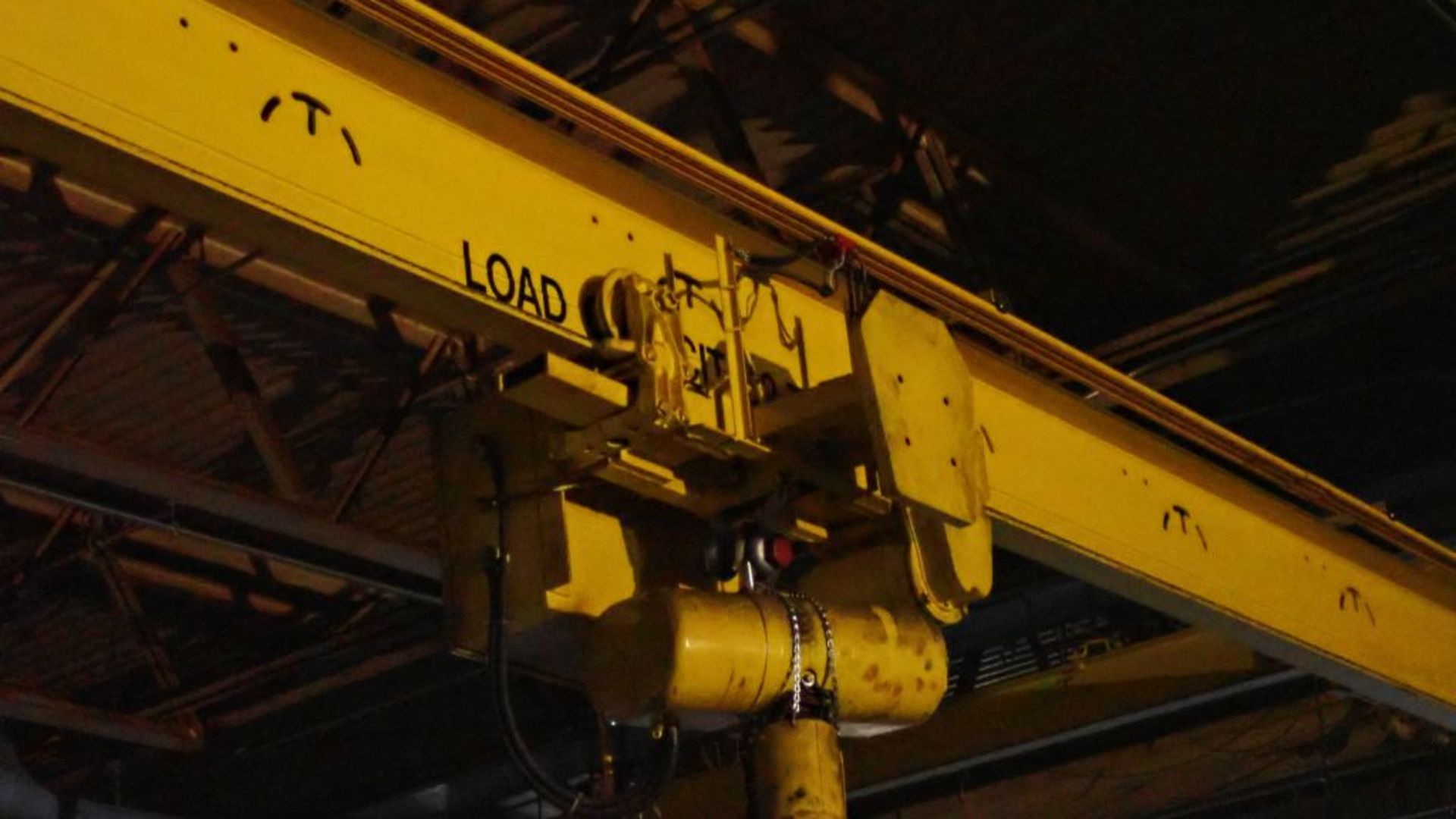 Lot of (8) P&H Overhead Cranes | (2) 1/2 Ton Load Capacity, Load Bar Span: 30', Includes: Trolly and - Image 19 of 30