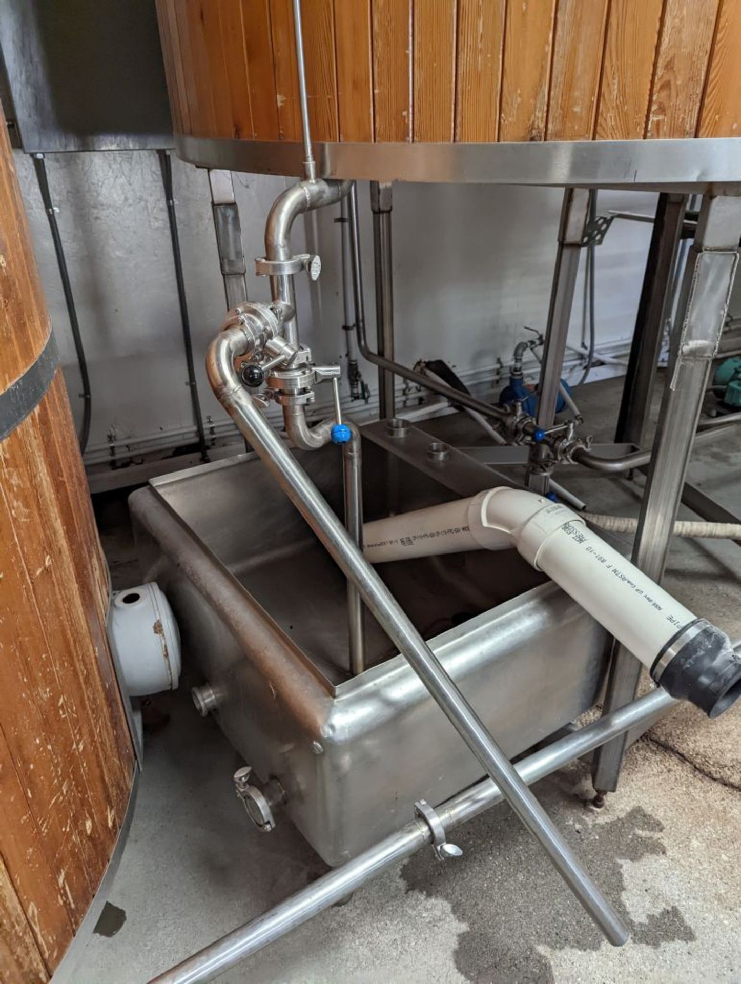Complete Brewhouse w/Controls | Includes:; 25BBL HLT w/Wood Jacket & Pump; 20BBL MLT w/Wood - Image 17 of 23