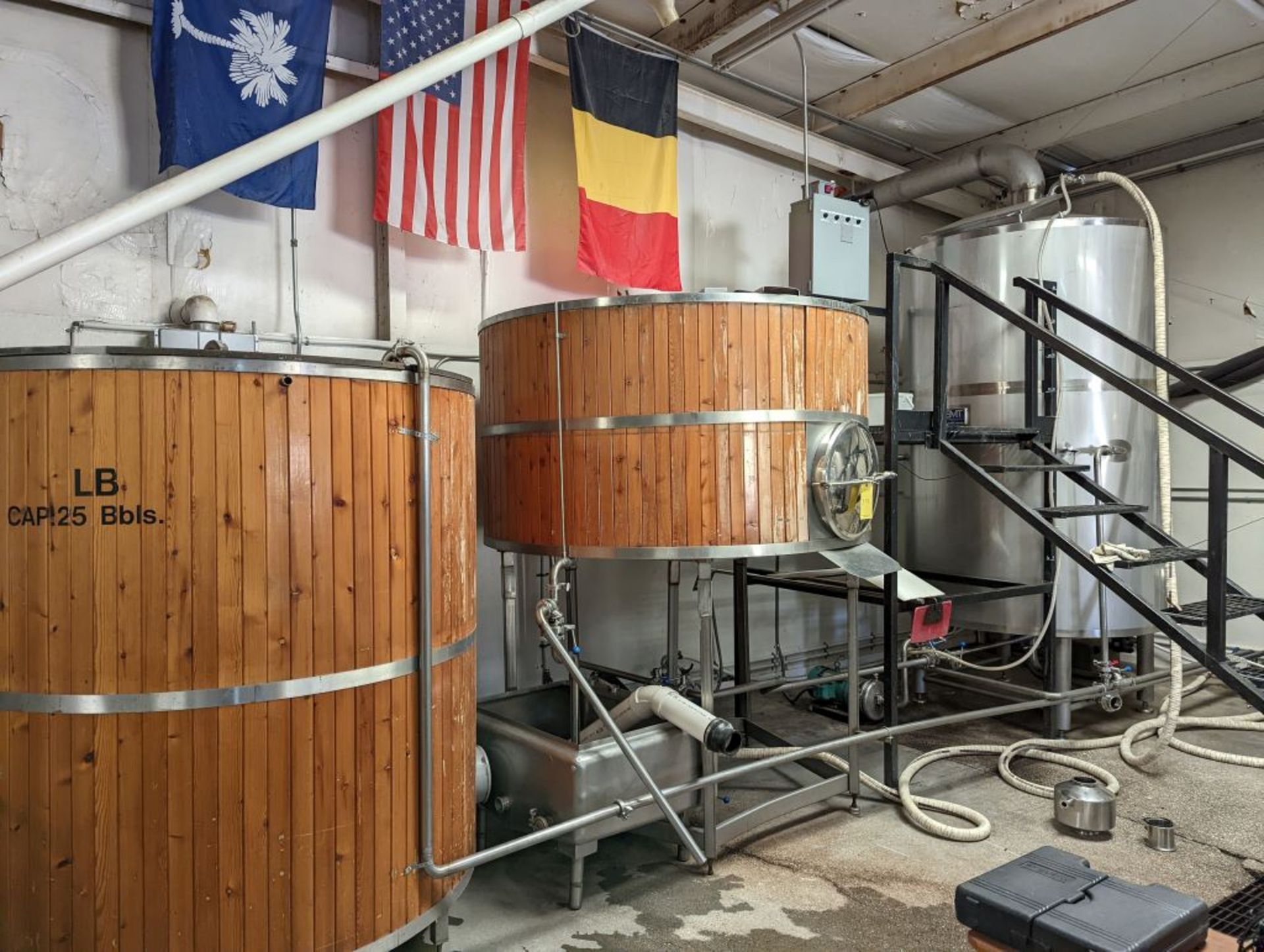 Complete Brewhouse w/Controls | Includes:; 25BBL HLT w/Wood Jacket & Pump; 20BBL MLT w/Wood