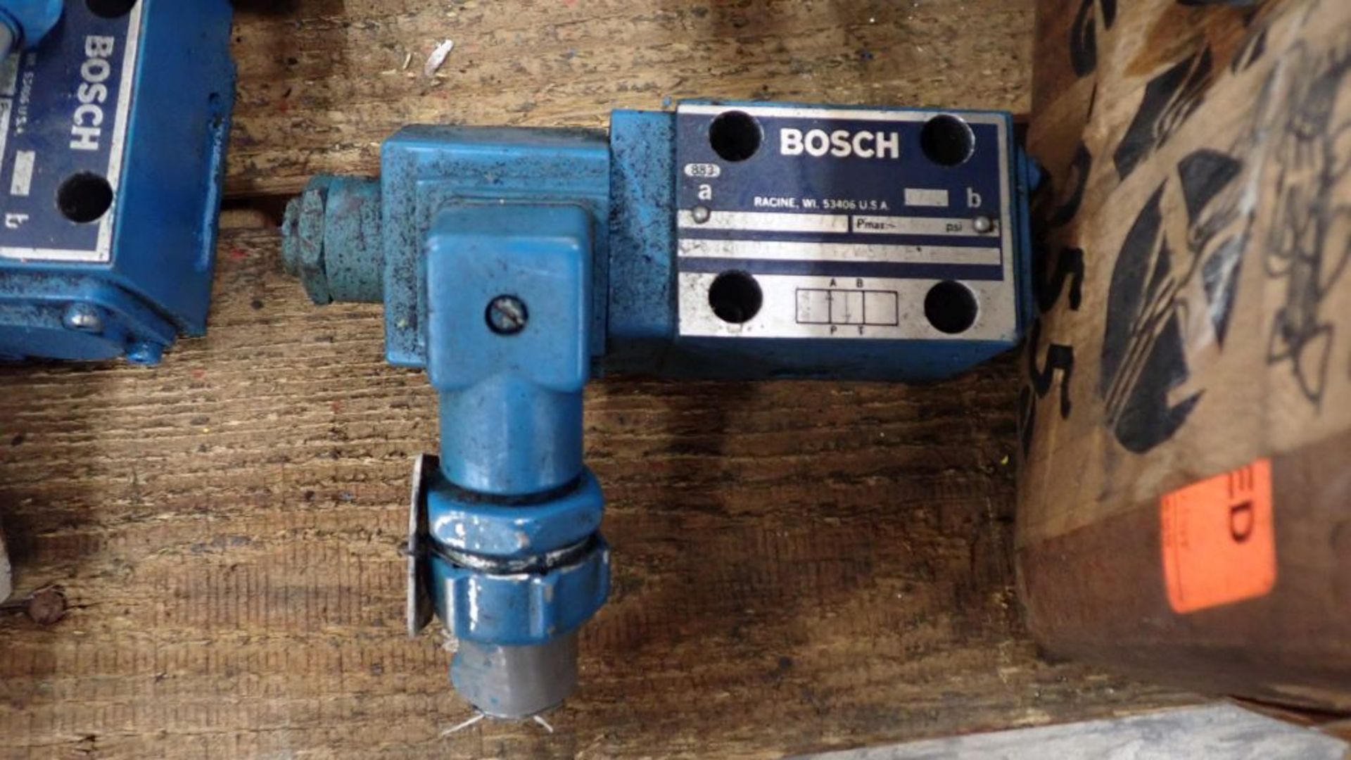 Lot of Assorted Pneumatic Valves | Brands Include: Rexroth; Bosch; Racine; Tag: 233015 - Image 15 of 31