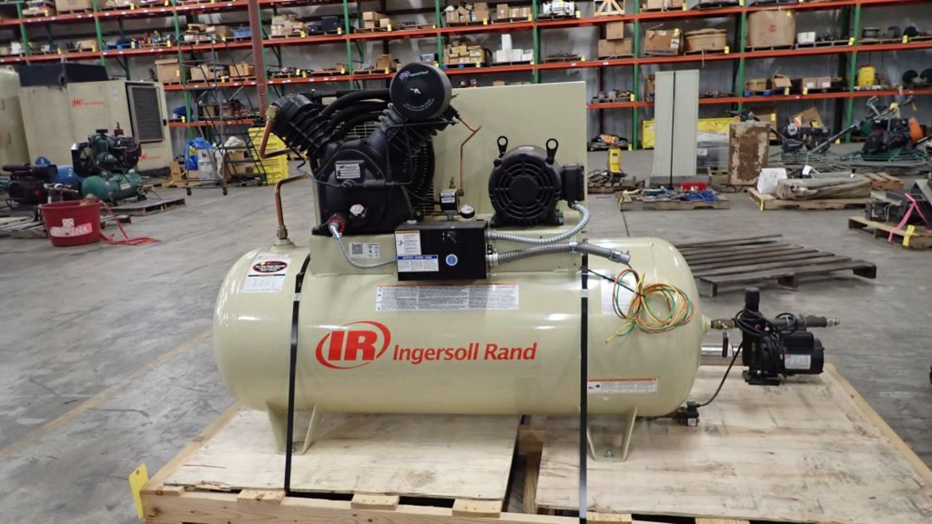 Ingersoll Rand Air Compressor| Part No. CBV412555, 175 PSI, 120 Tank Cap; Includes: Pump - Image 2 of 18