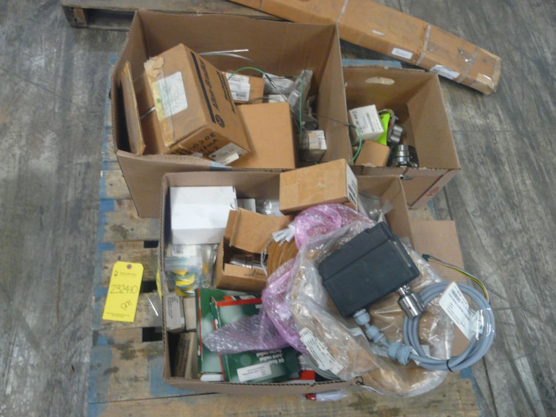 Lot of Assorted Components | Includes: Coupling Body, Part No. 15010RV; AC Contactor, Cat No. 100-