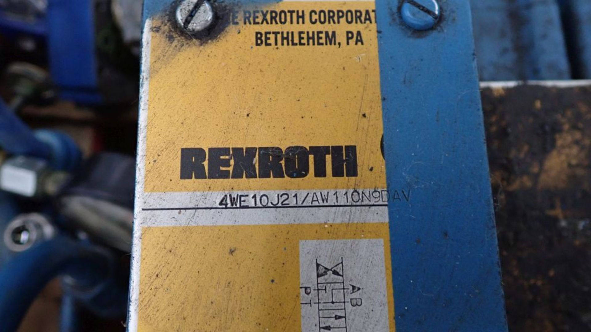 Lot of Assorted Pneumatic Valves | Brands Include: Rexroth; Bosch; Racine; Tag: 233015 - Image 24 of 31