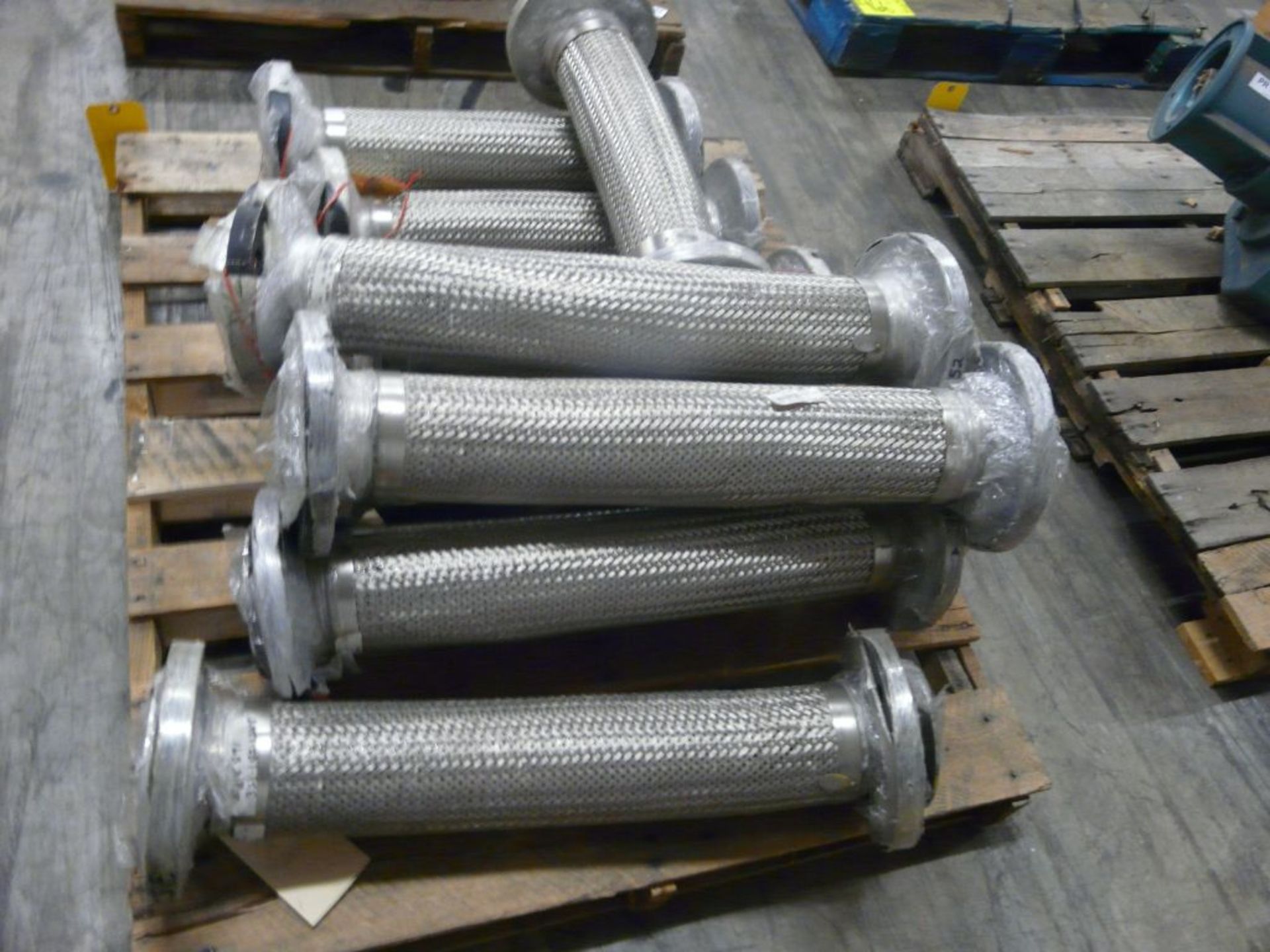 Lot of (9) Microflex Hoses | (5), Part No. 10521352, 4" x 30"; (4), Part No. 10521346, 4" x 24"; - Image 3 of 5