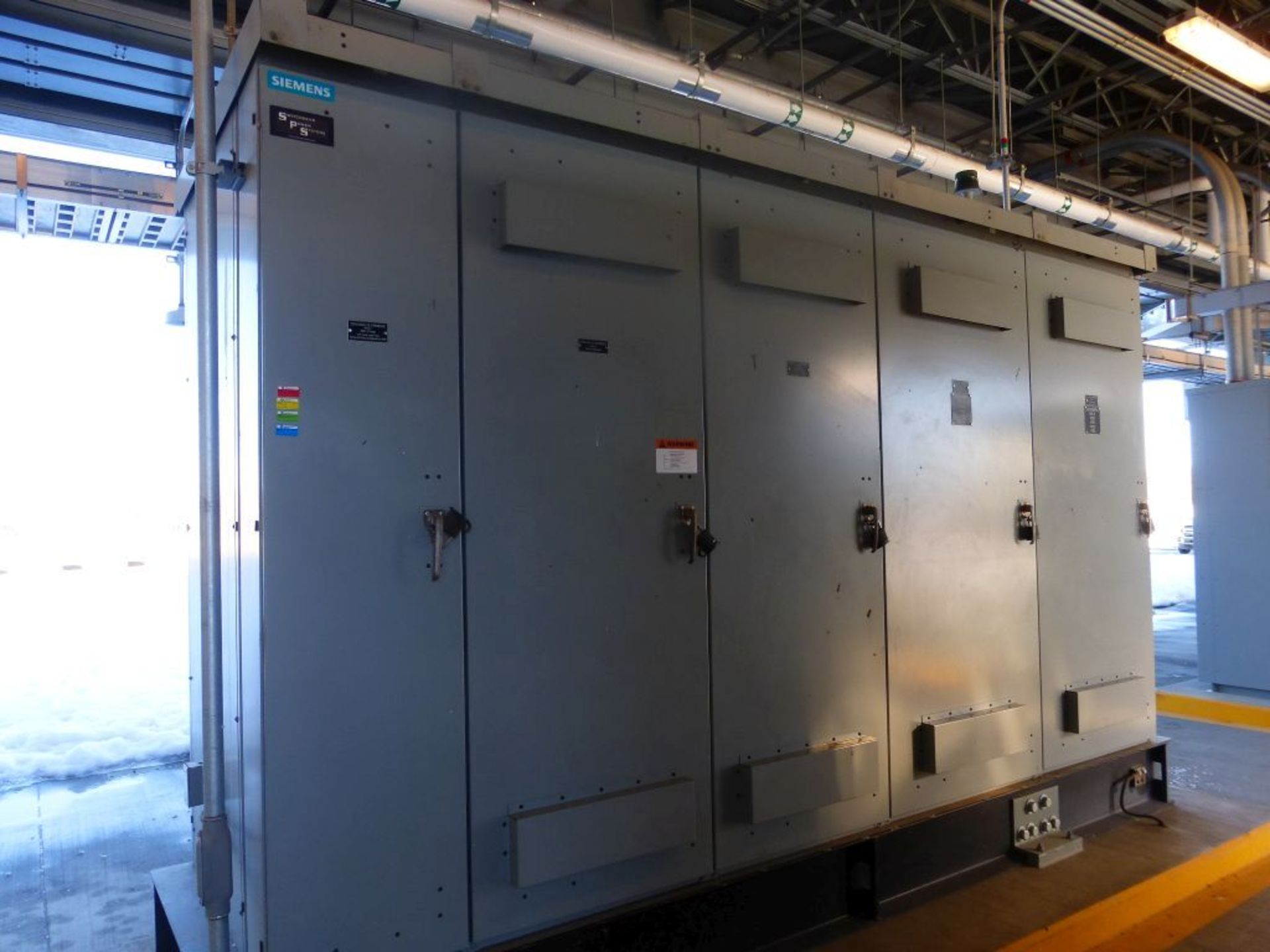 Siemens Switchgear - 4000A Main Lugs Only with 2-Sections of Distribution | Lot Loading Fee: $ - Image 2 of 31