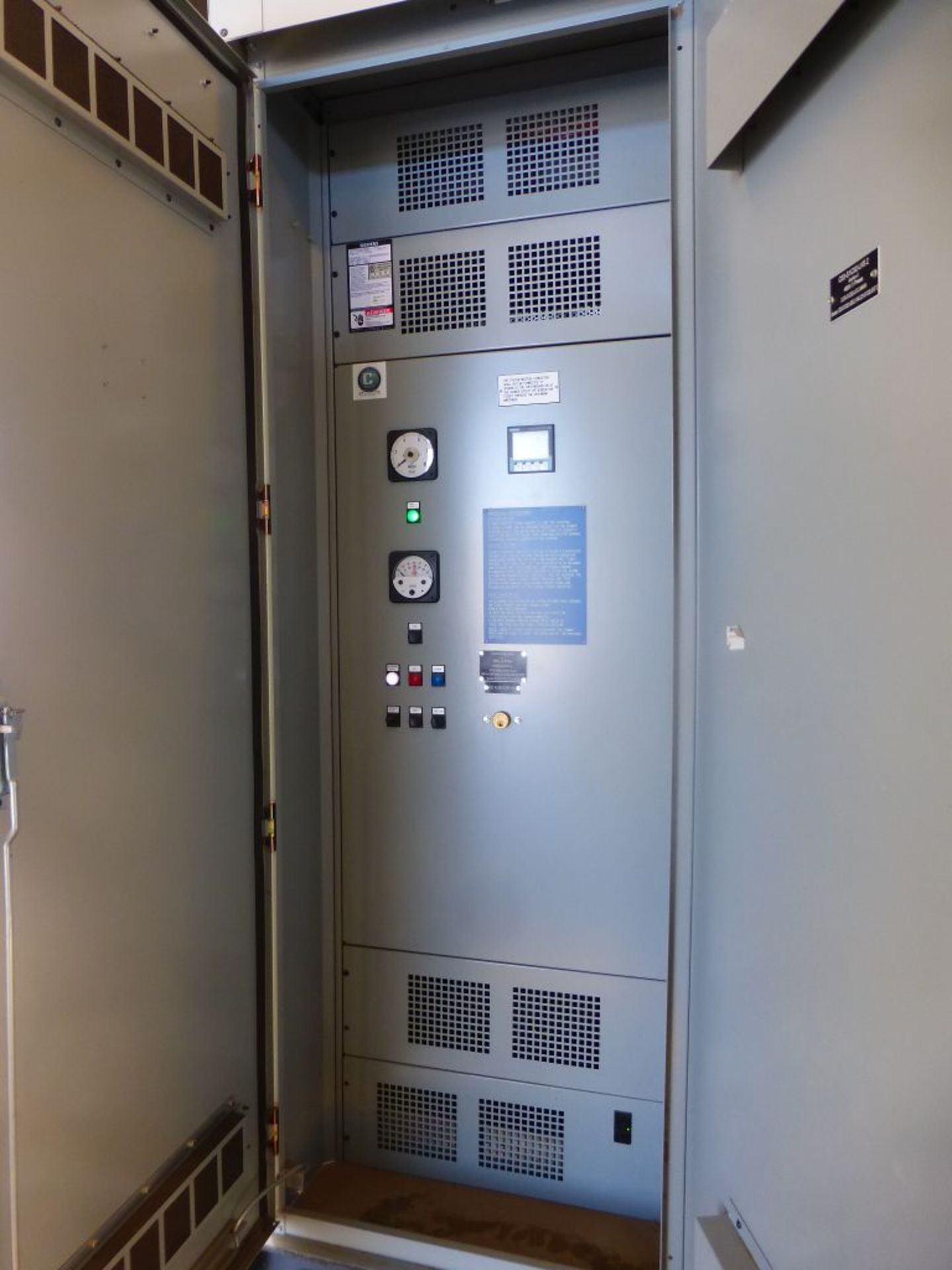 Siemens Switchgear - 4000A Breaker Suitable for Service Entrance | Lot Loading Fee: $500 | Main - Image 11 of 43