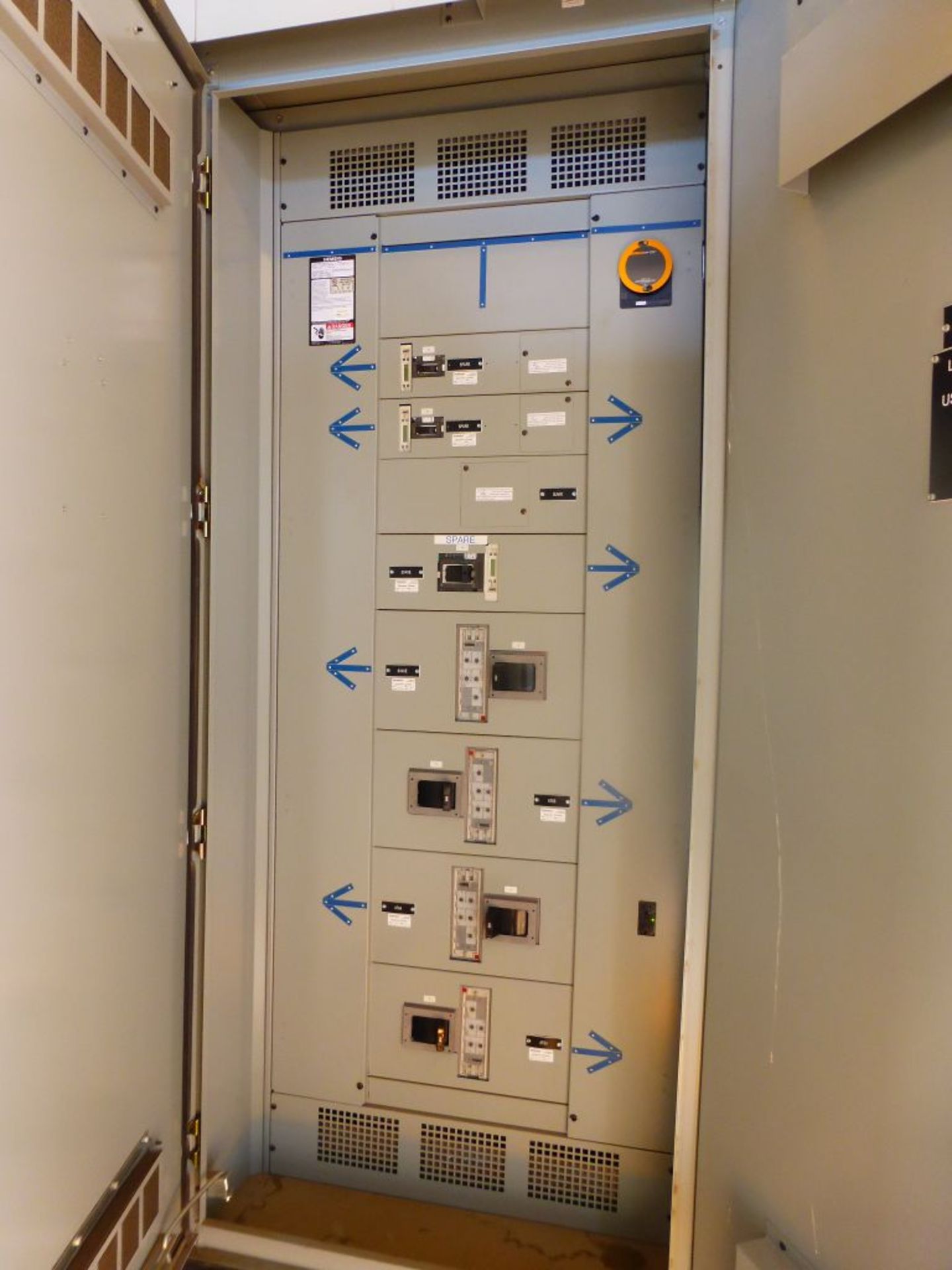 Siemens Switchgear - 4000A Breaker Suitable for Service Entrance | Lot Loading Fee: $500 | Main - Image 25 of 42