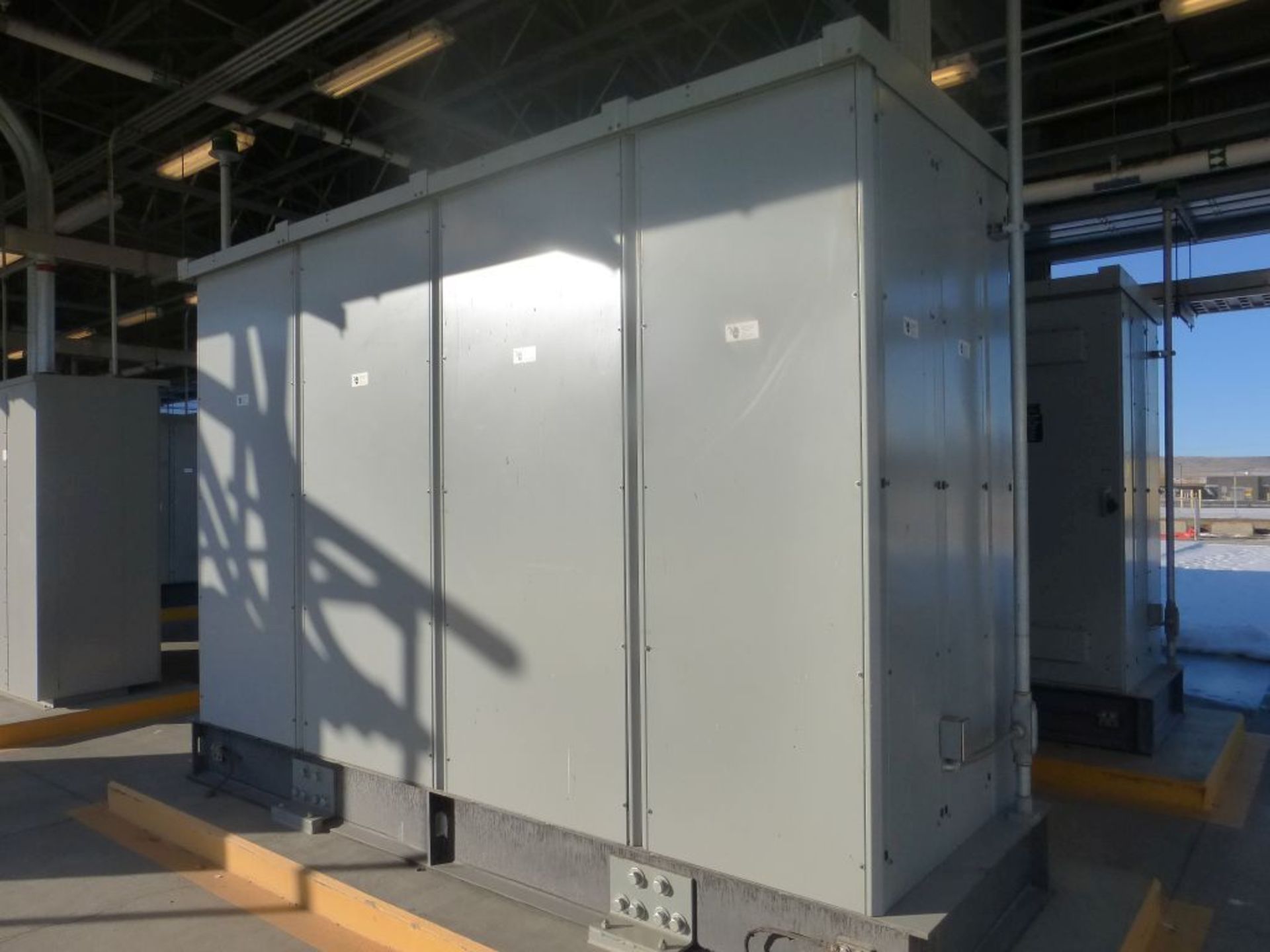 Siemens Switchgear - 4000A Breaker Suitable for Service Entrance | Lot Loading Fee: $500 | Main - Image 3 of 42