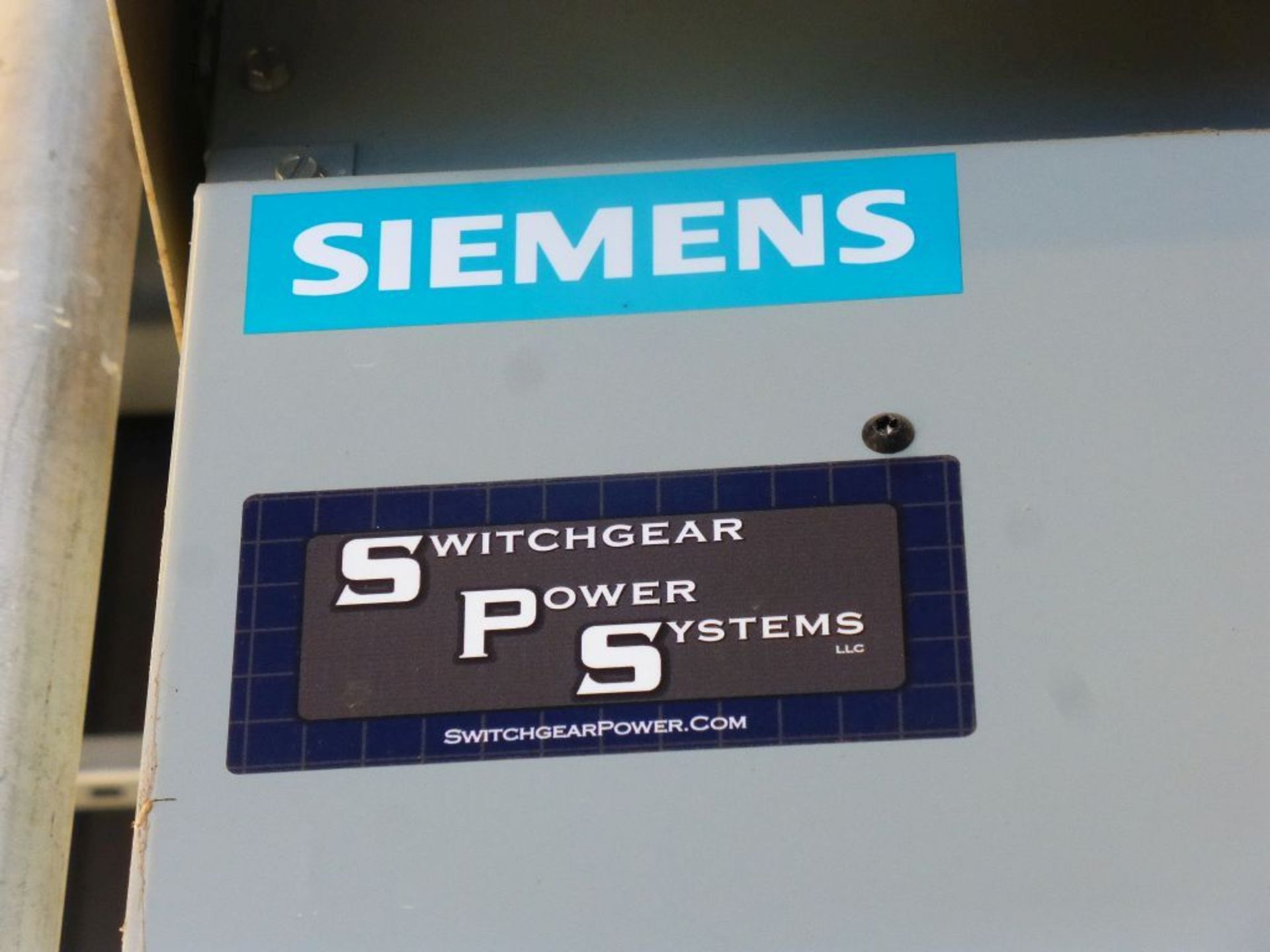 Siemens Switchgear - 4000A Main Lugs Only with 2-Sections of Distribution | Lot Loading Fee: $ - Image 4 of 31