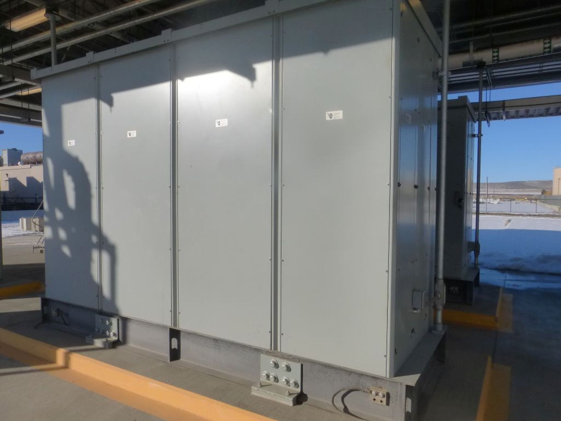 Siemens Switchgear - 4000A Breaker Suitable for Service Entrance | Lot Loading Fee: $500 | Main - Image 4 of 43