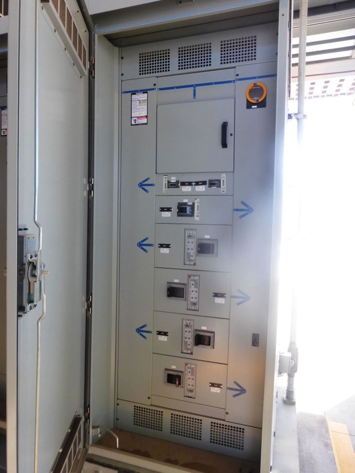 Siemens Switchgear - 4000A Breaker Suitable for Service Entrance | Lot Loading Fee: $500 | Main - Image 35 of 42