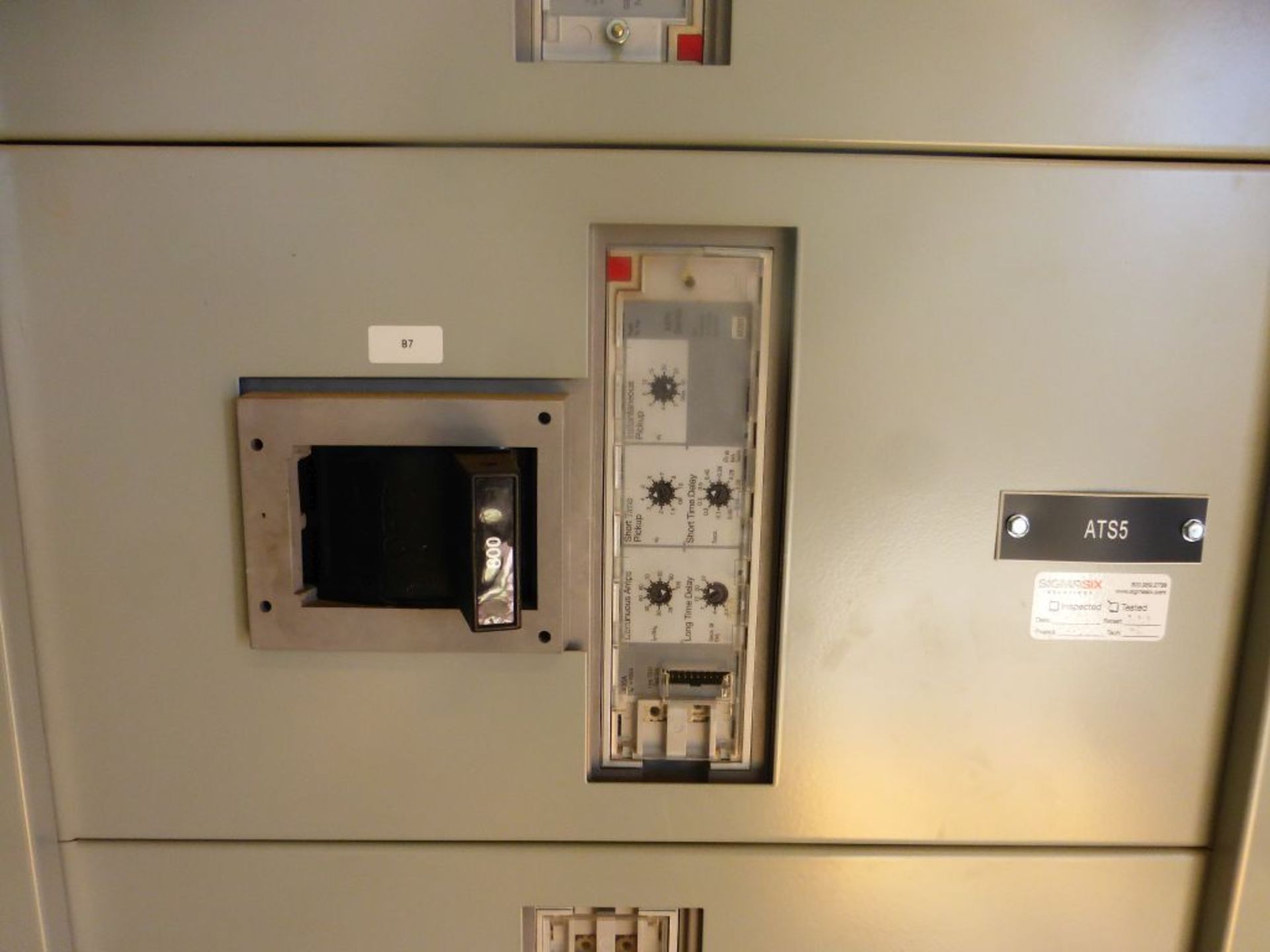 Siemens Switchgear - 4000A Breaker Suitable for Service Entrance | Lot Loading Fee: $500 | Main - Image 32 of 43