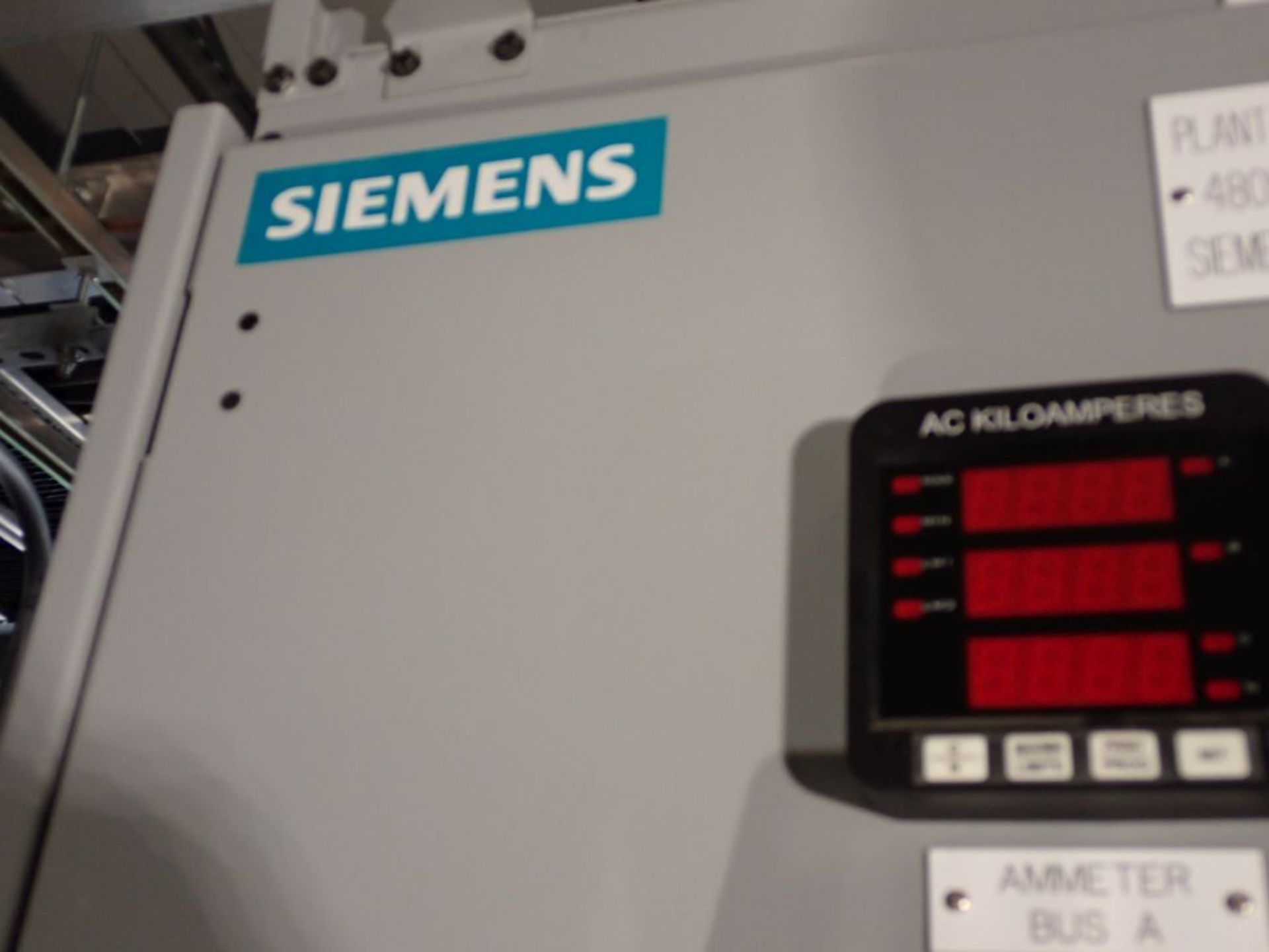Siemens 3200 Amp 480V Switchgear | Lot Loading Fee: $4500 | (6) Verticals; Siemens Cubicle Bus - Image 4 of 36