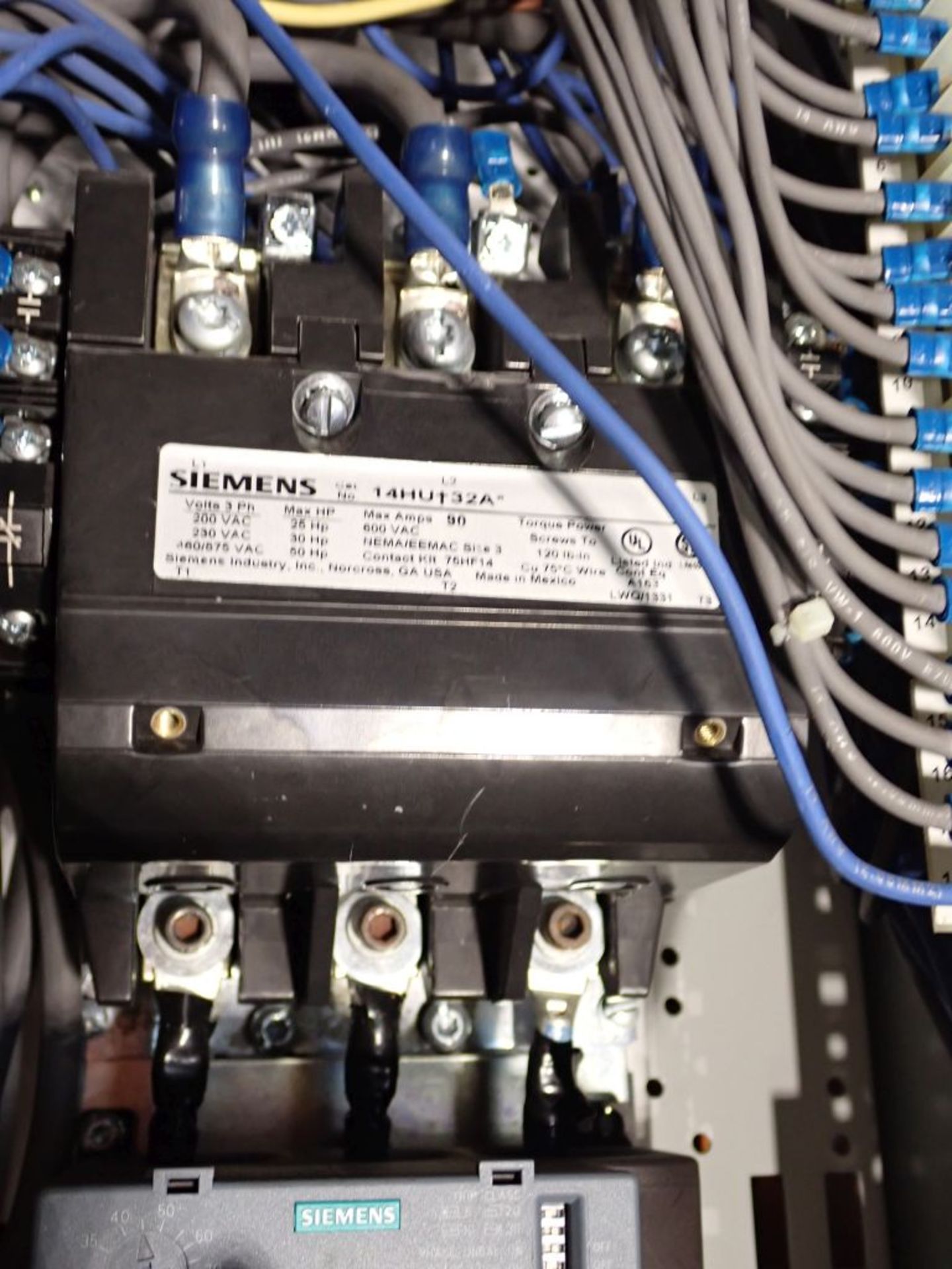 Siemens Tiastar MCC | Lot Loading Fee: $600 | (7) Verticals; Buckets: (1) 30 Amp; (1) 70 Amp; (2) - Image 15 of 89