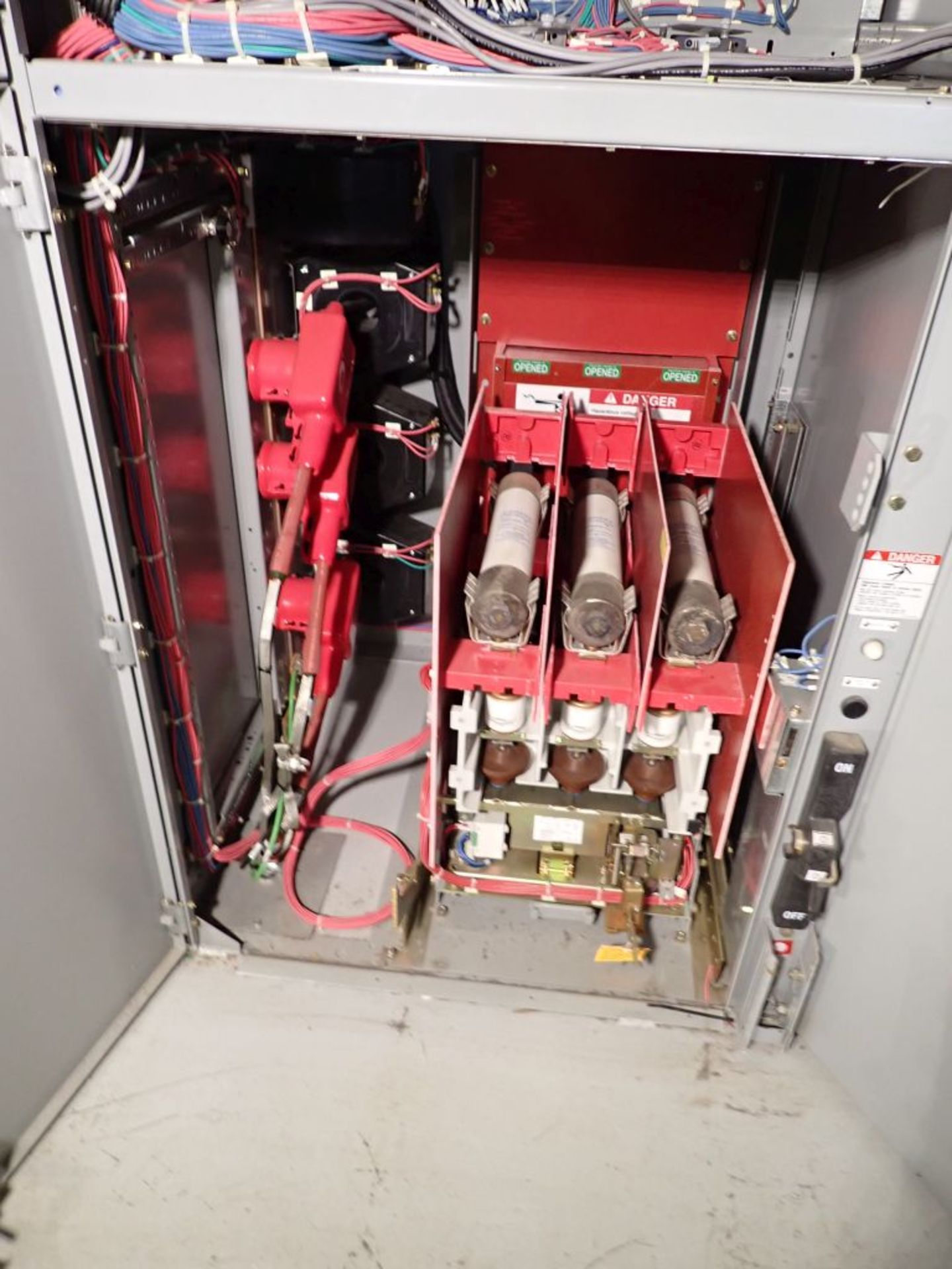 Siemens Medium Voltage MCC | Lot Loading Fee: $3000 | (6) Verticals - 4160V 3000 Amp; 500 HP - Image 9 of 31