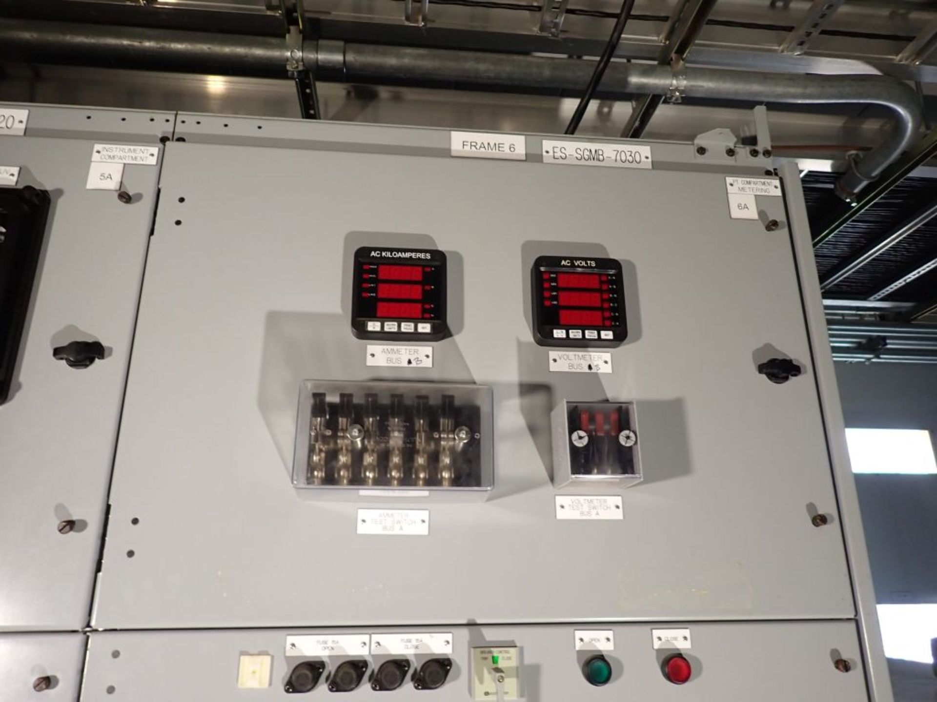 Siemens 3200 Amp 480V Switchgear | Lot Loading Fee: $4500 | (6) Verticals; Siemens Cubicle Bus - Image 33 of 36