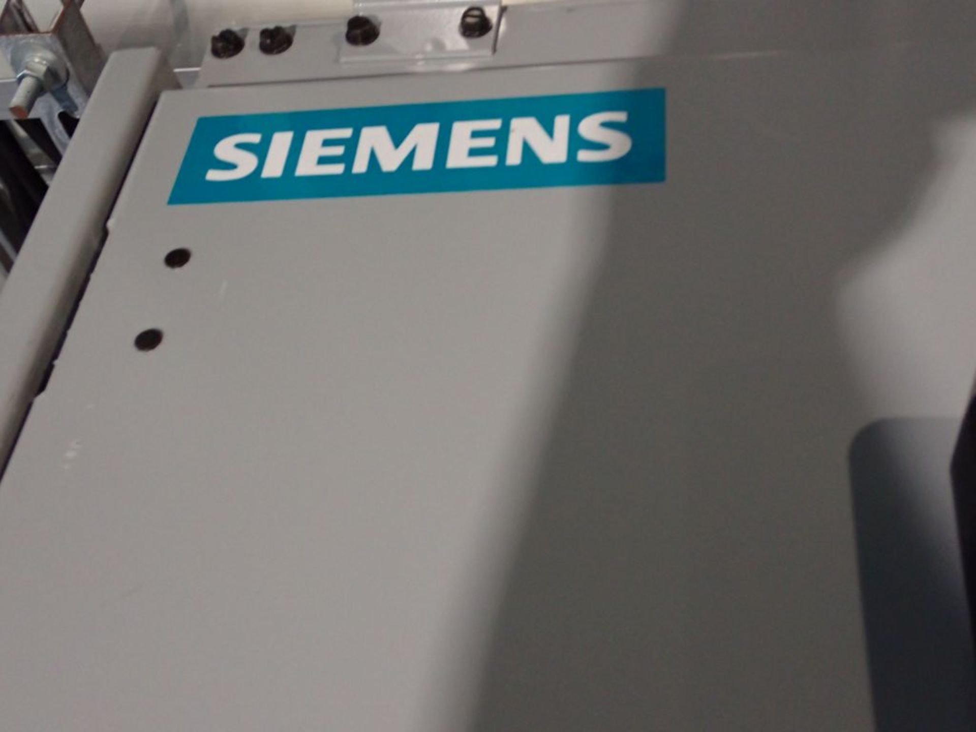Siemens 3200 Amp 480V Switchgear | Lot Loading Fee: $5000 | (6) Verticals; Siemens Cubicle Bus - Image 5 of 36