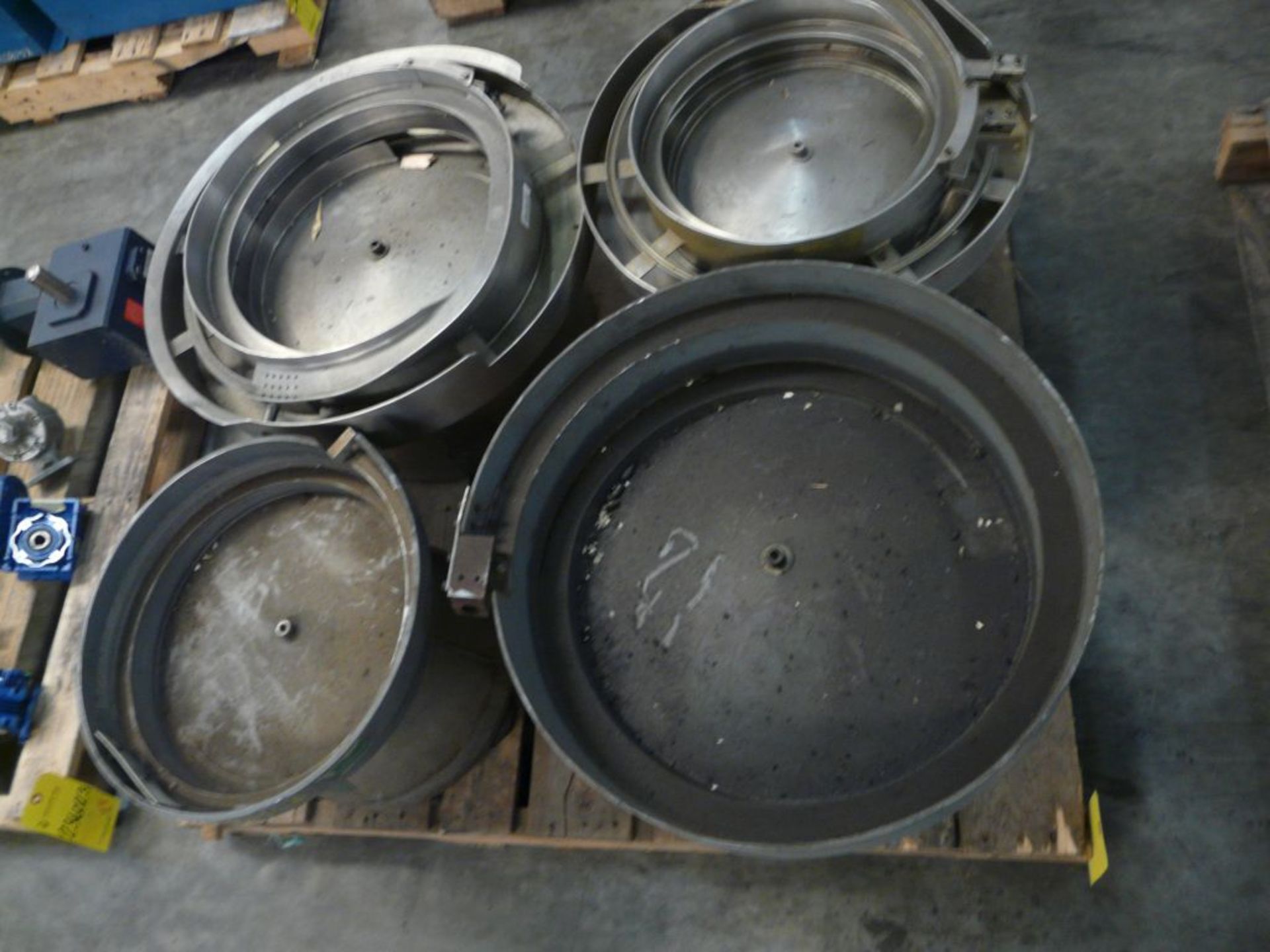 Lot of (4) Assorted Pneumatic Feeder Bowls | Automation, Model No. 15, 120V; VFC Pneumatic, Part No.