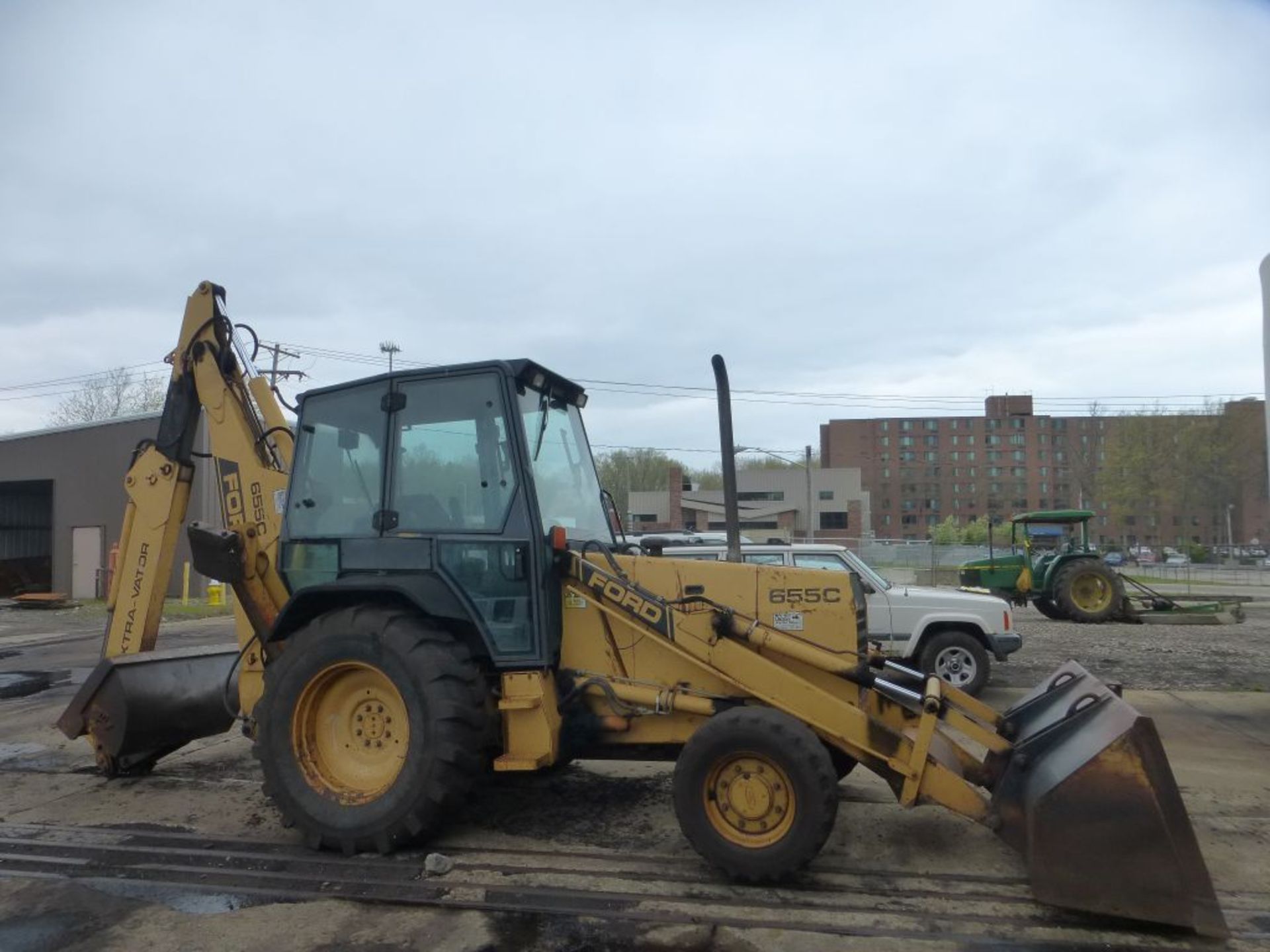 Ford 655C Backhoe | Model No. LF3P1Z; Serial No. A406839; 4877 Hours; 88" Wide Bucket; Manual