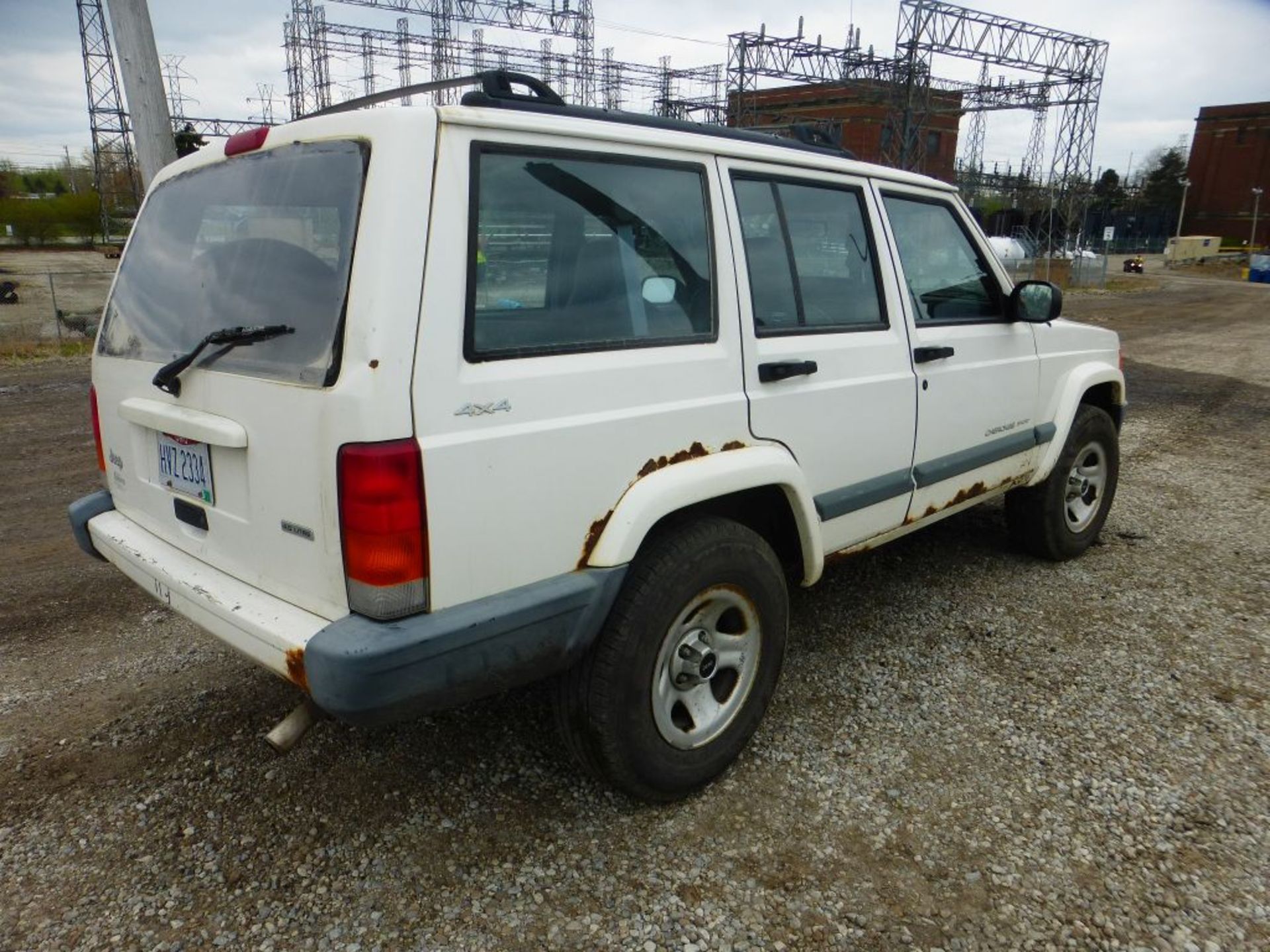 2000 Jeep Cherokee Sport | Vin No. 1J4FF48S4YL180819; 66,272 Miles; 4-WD; 6-Cyl 4.0L; Titled, Non- - Image 5 of 16