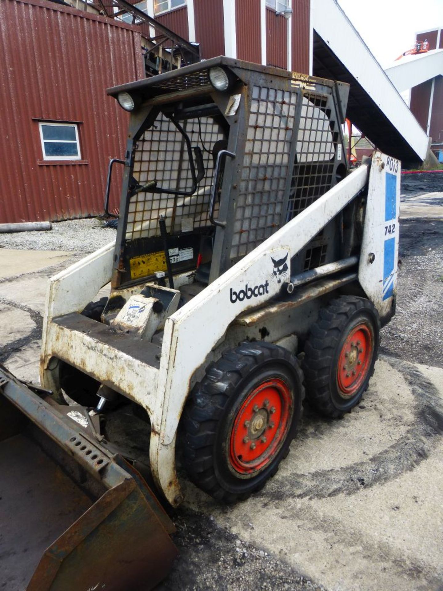 Bobcat 742 Skid Steer | Serial No. 507423147; 920 Hours; 54" Bucket; Tag: 240017 - Image 3 of 13