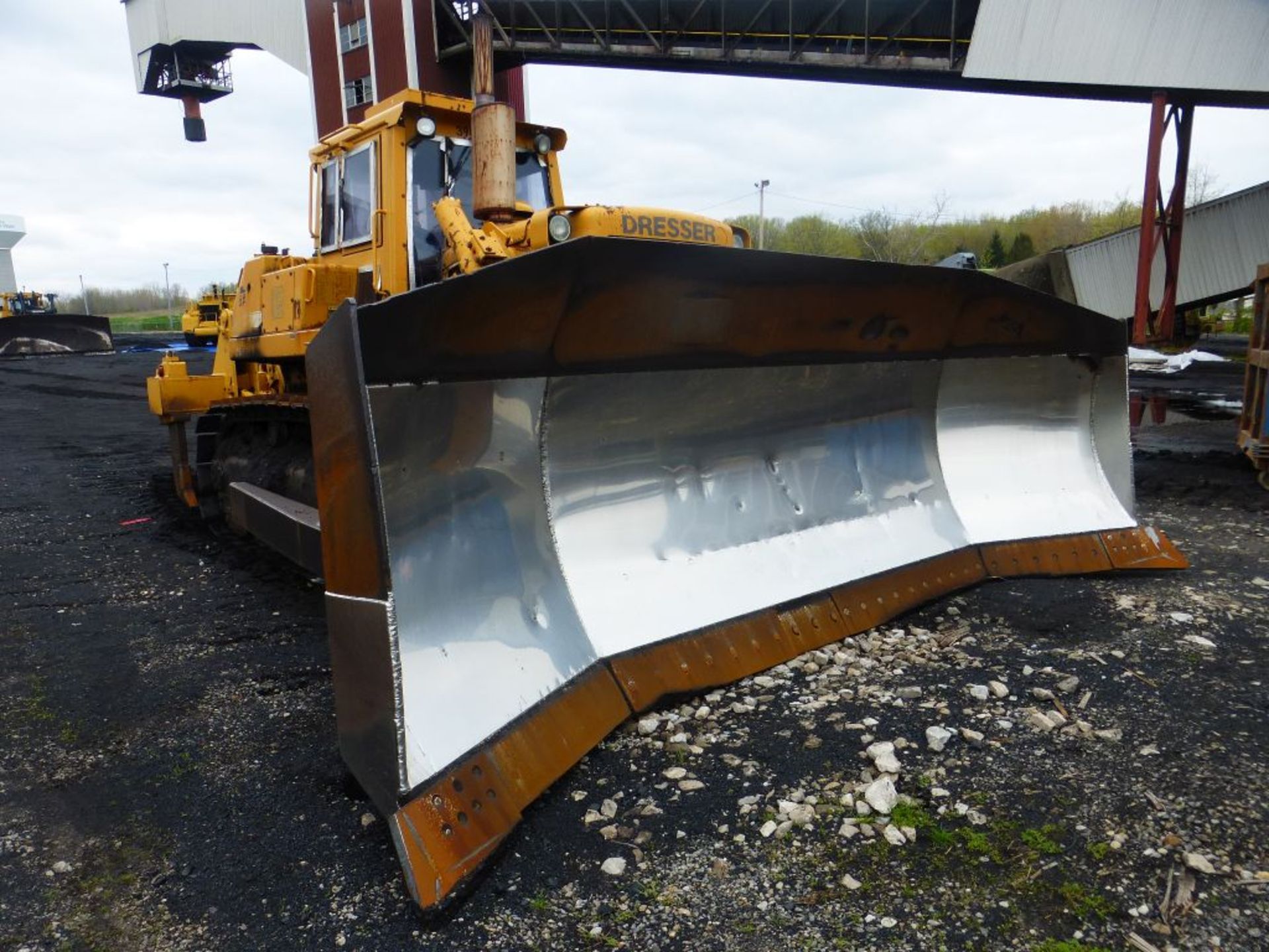 Komatsu Dresser TD25G Dozer | Serial No. 78696; 17' Blade; Enclosed Cab; 20,832 Hours; Manual - Image 5 of 20