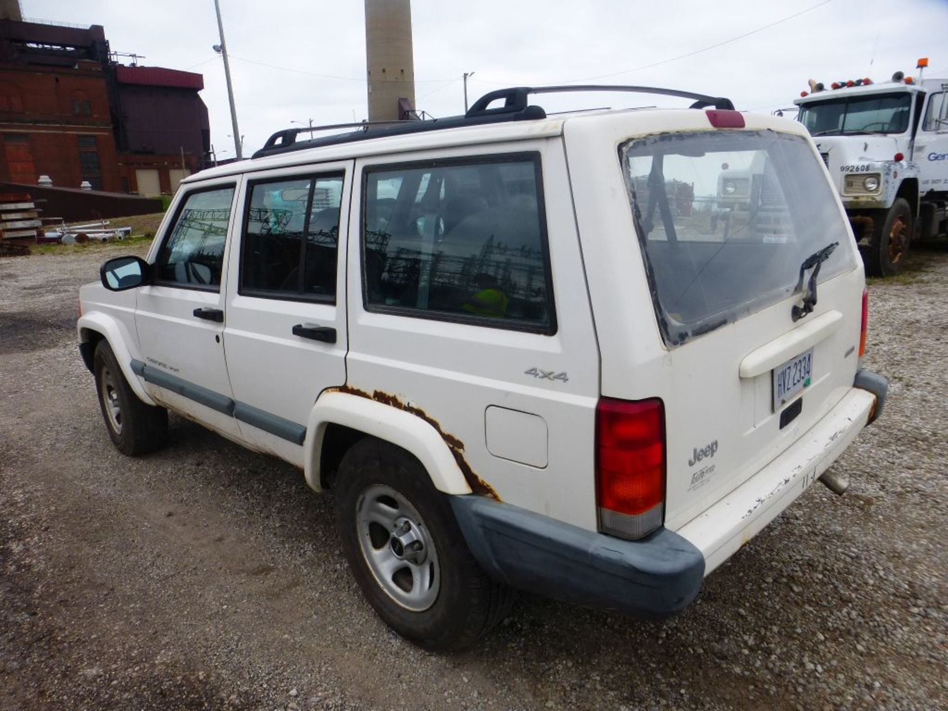 2000 Jeep Cherokee Sport | Vin No. 1J4FF48S4YL180819; 66,272 Miles; 4-WD; 6-Cyl 4.0L; Titled, Non- - Image 3 of 16