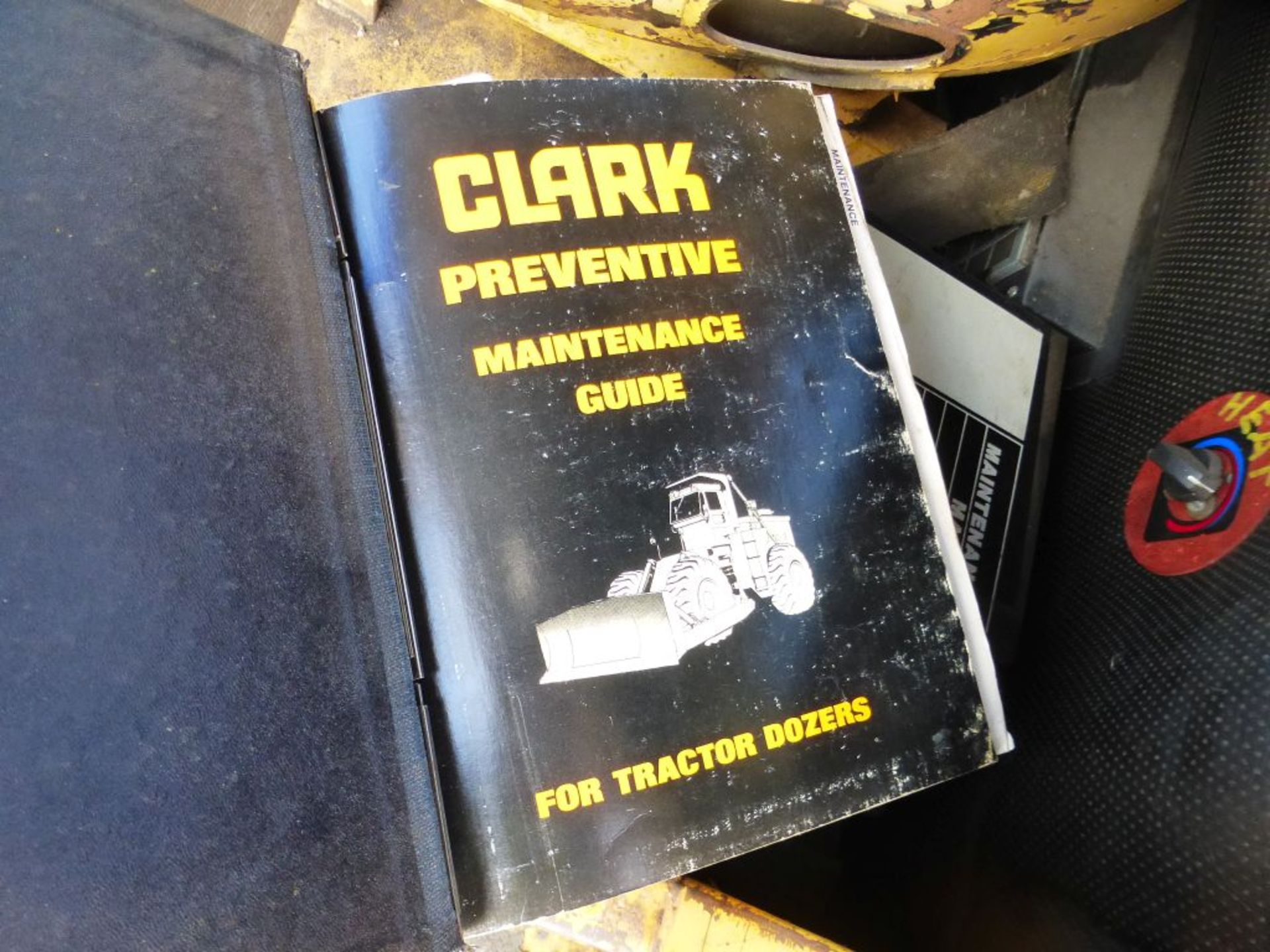 Clark 280-74078 Loader | Model No. 280-GM; Serial No. 9AMG-520; 1522 Hours; 16' Blade; Manual - Image 17 of 23