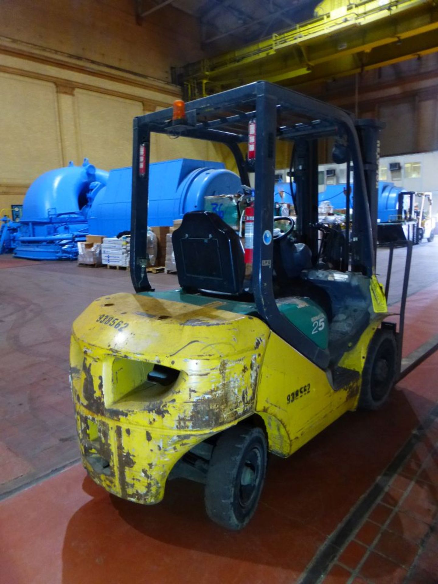 Komatsu 25-Gallon Forklift | Model No. FG25T-16; Serial No. 210280A; 4650 lb Cap; 188" Lifting - Image 6 of 19