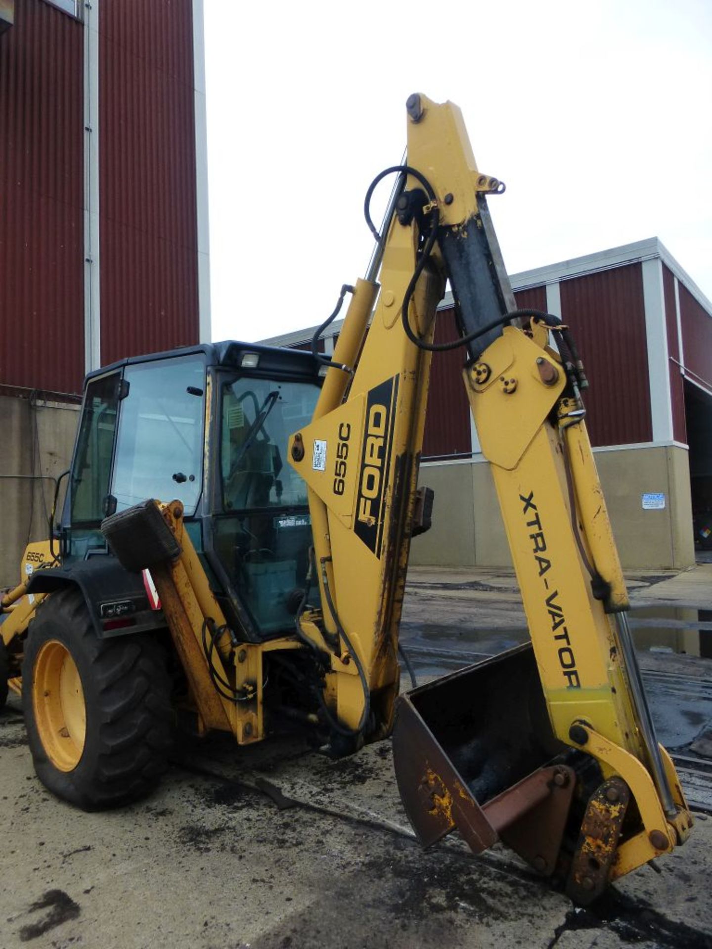 Ford 655C Backhoe | Model No. LF3P1Z; Serial No. A406839; 4877 Hours; 88" Wide Bucket; Manual - Image 8 of 17