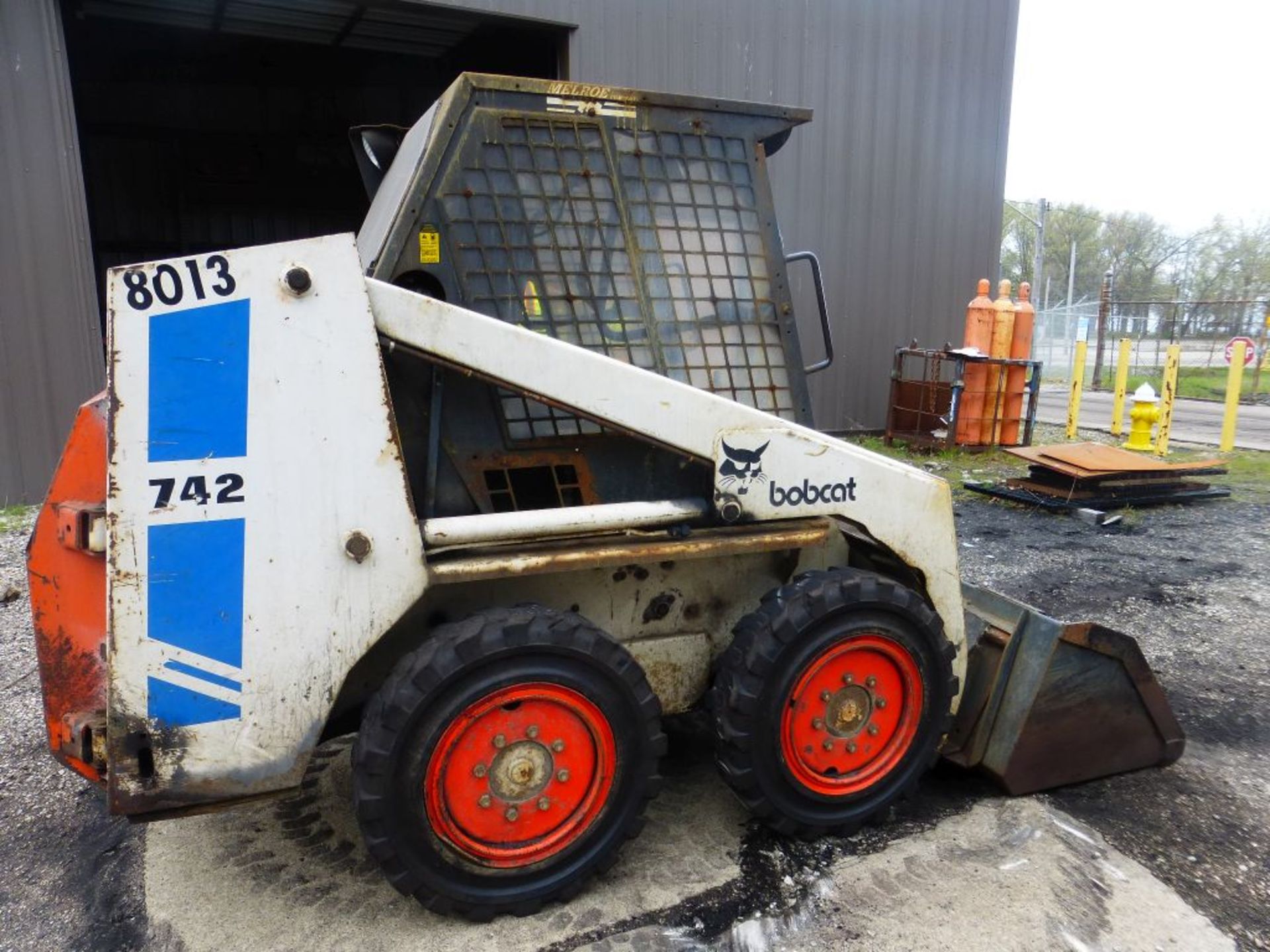 Bobcat 742 Skid Steer | Serial No. 507423147; 920 Hours; 54" Bucket; Tag: 240017 - Image 6 of 13