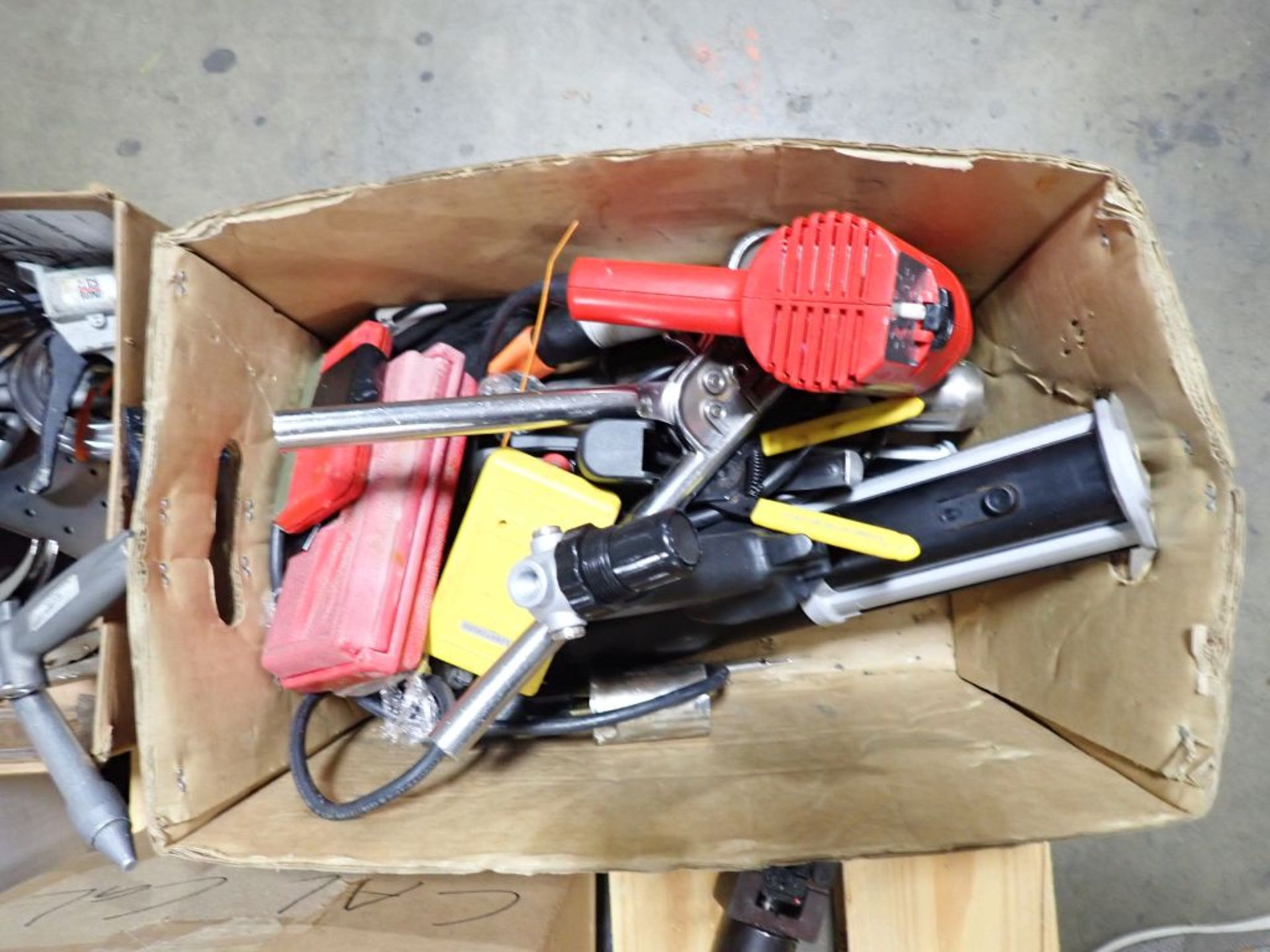 Lot of Assorted Tools | Tag: 241476 | Limited Forklift Assistance Available - $10.00 Lot Loading - Image 5 of 8